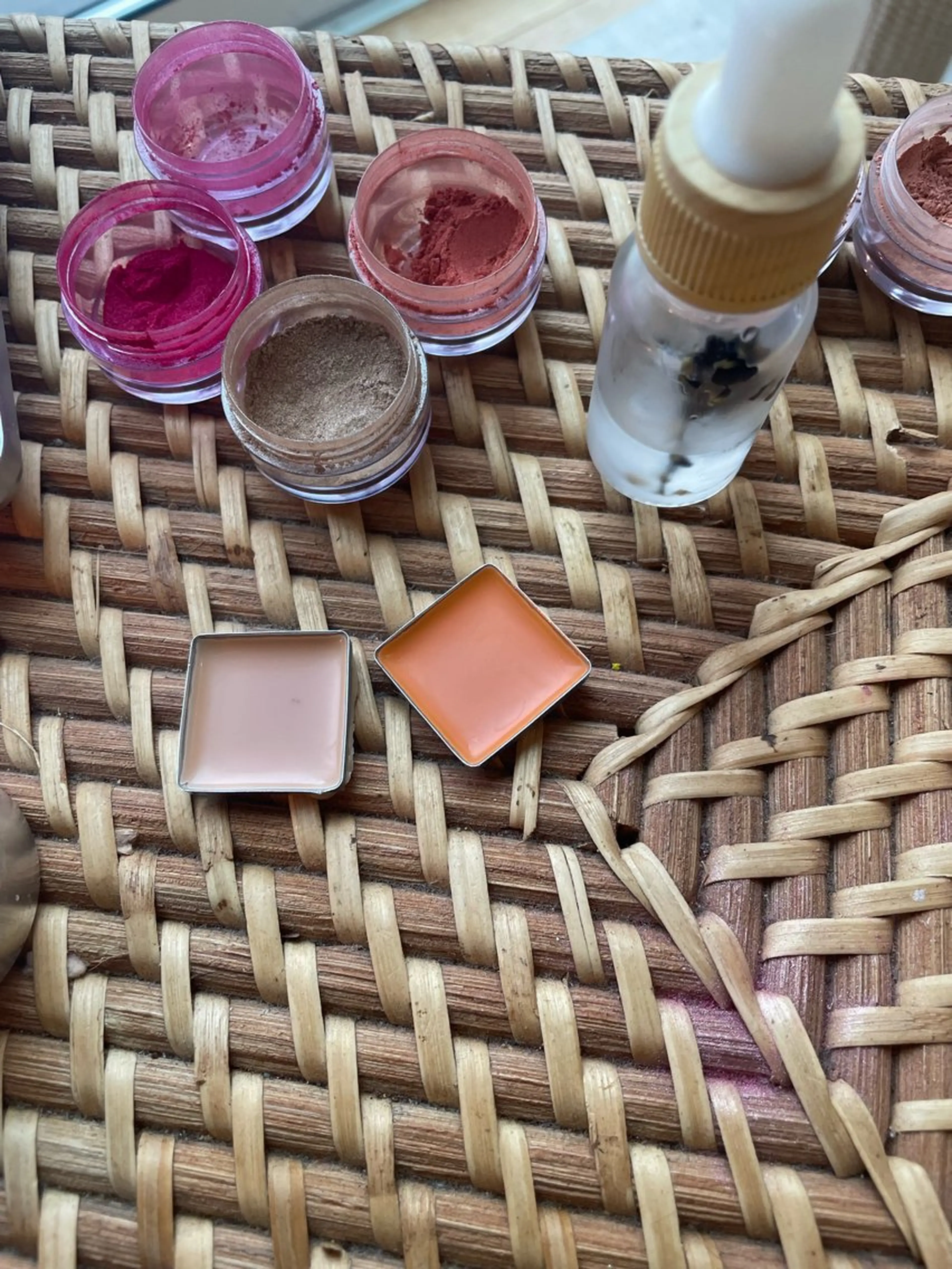 グループワークショップ/骨格&パーソナルカラー診断✖️メイククラフトの写真