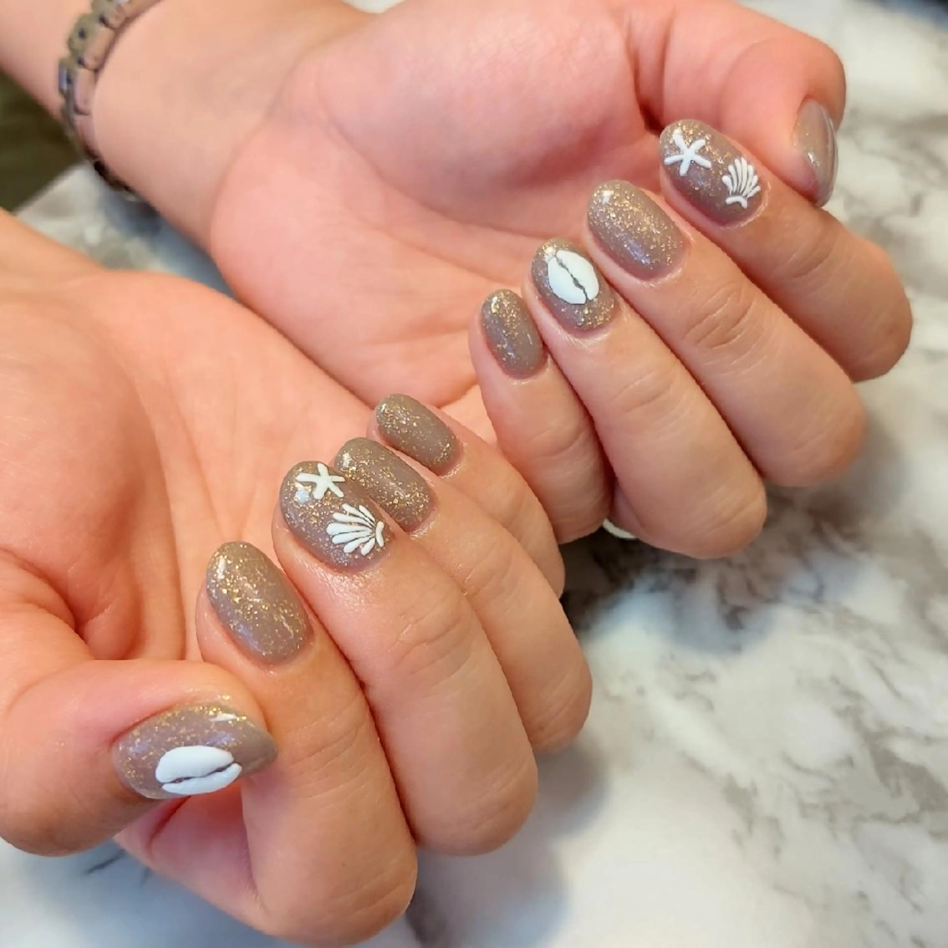 ネイル ジェヌインネイル 河内のネイルデザイン