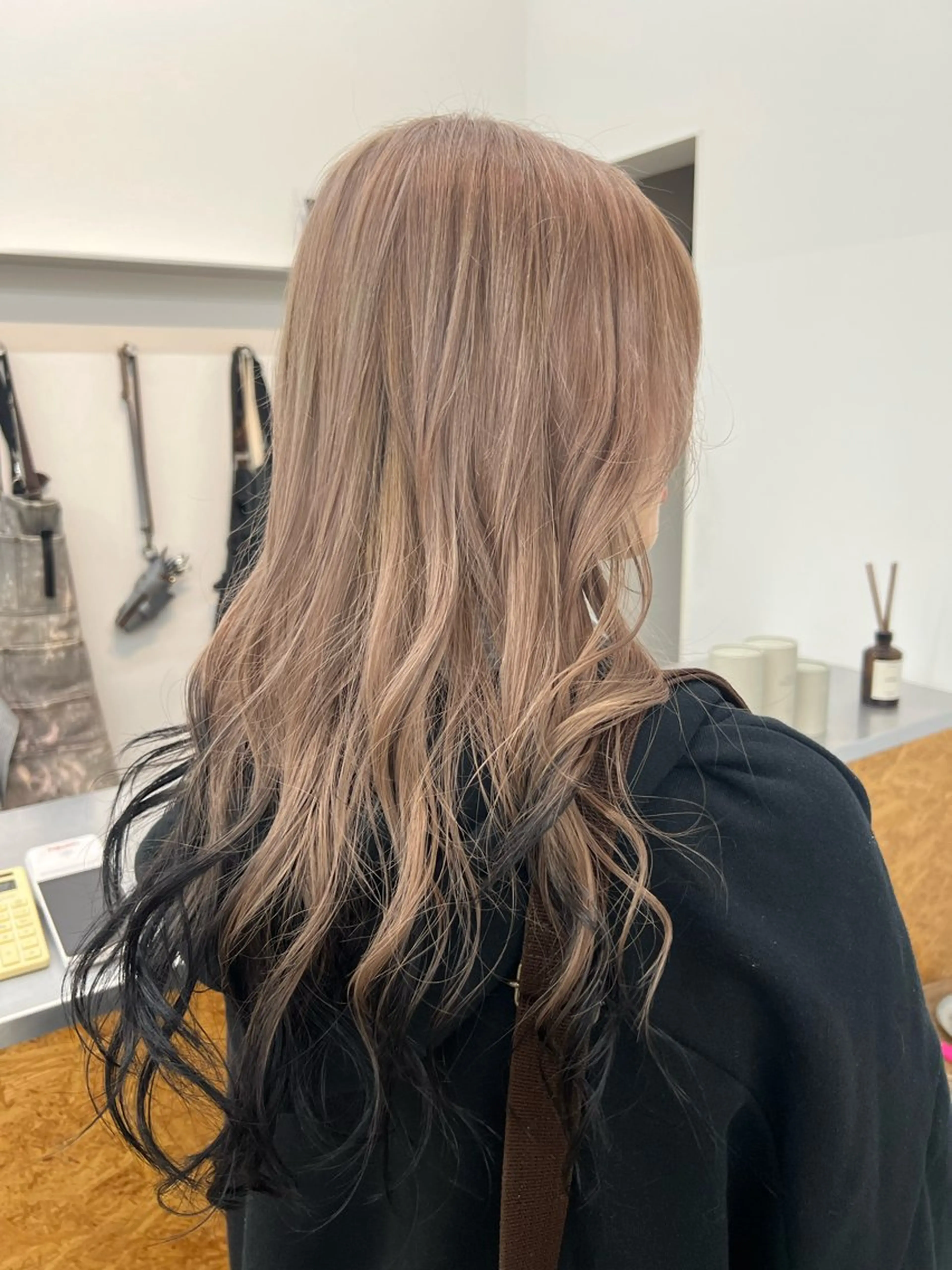 ロング ヘアカラー Yuito/カラー/ ブリーチ/ストレートのヘアスタイル