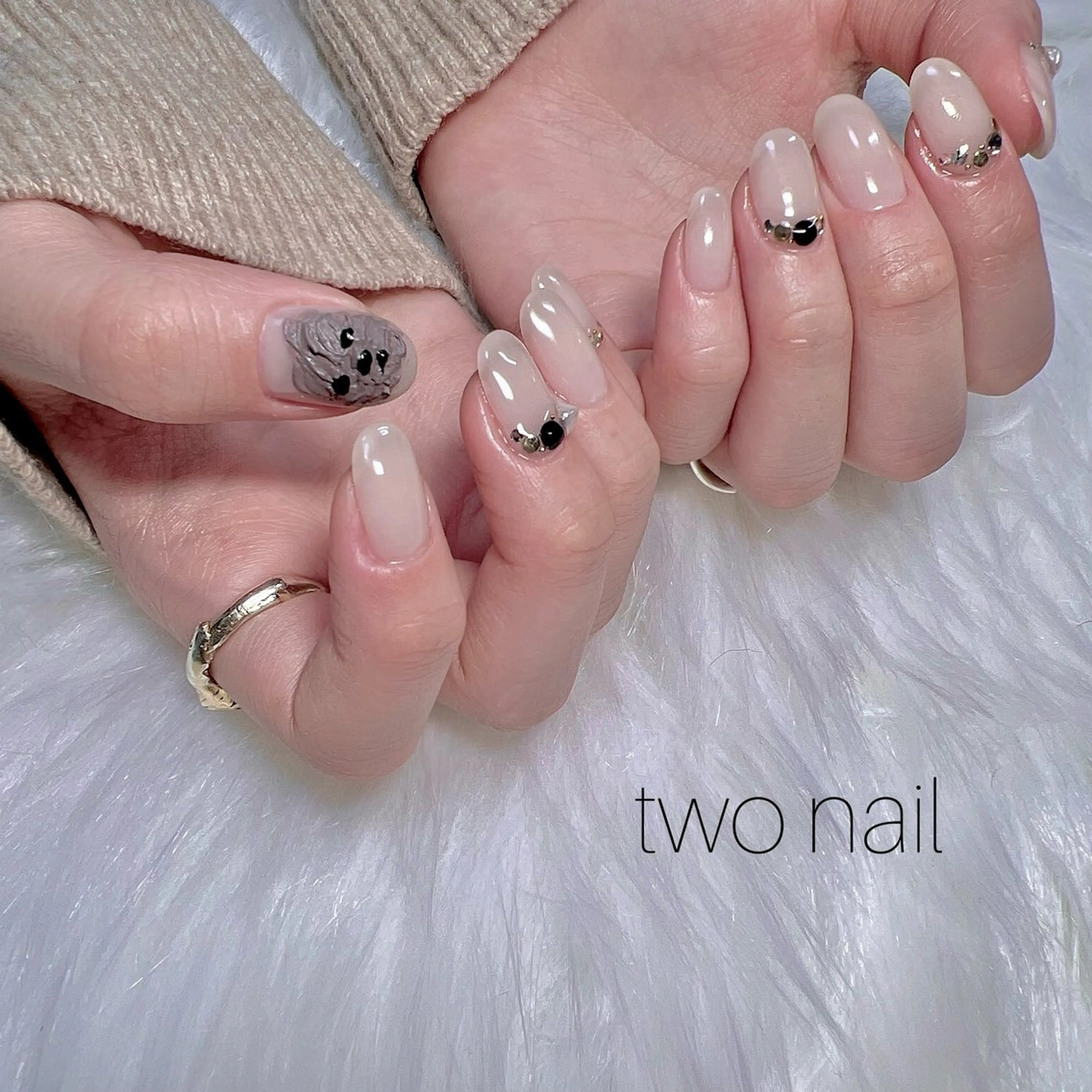 ネイル アートネイル シンプルネイル ネイルチップ ホワイト ハンドネイル two nailのネイルデザイン