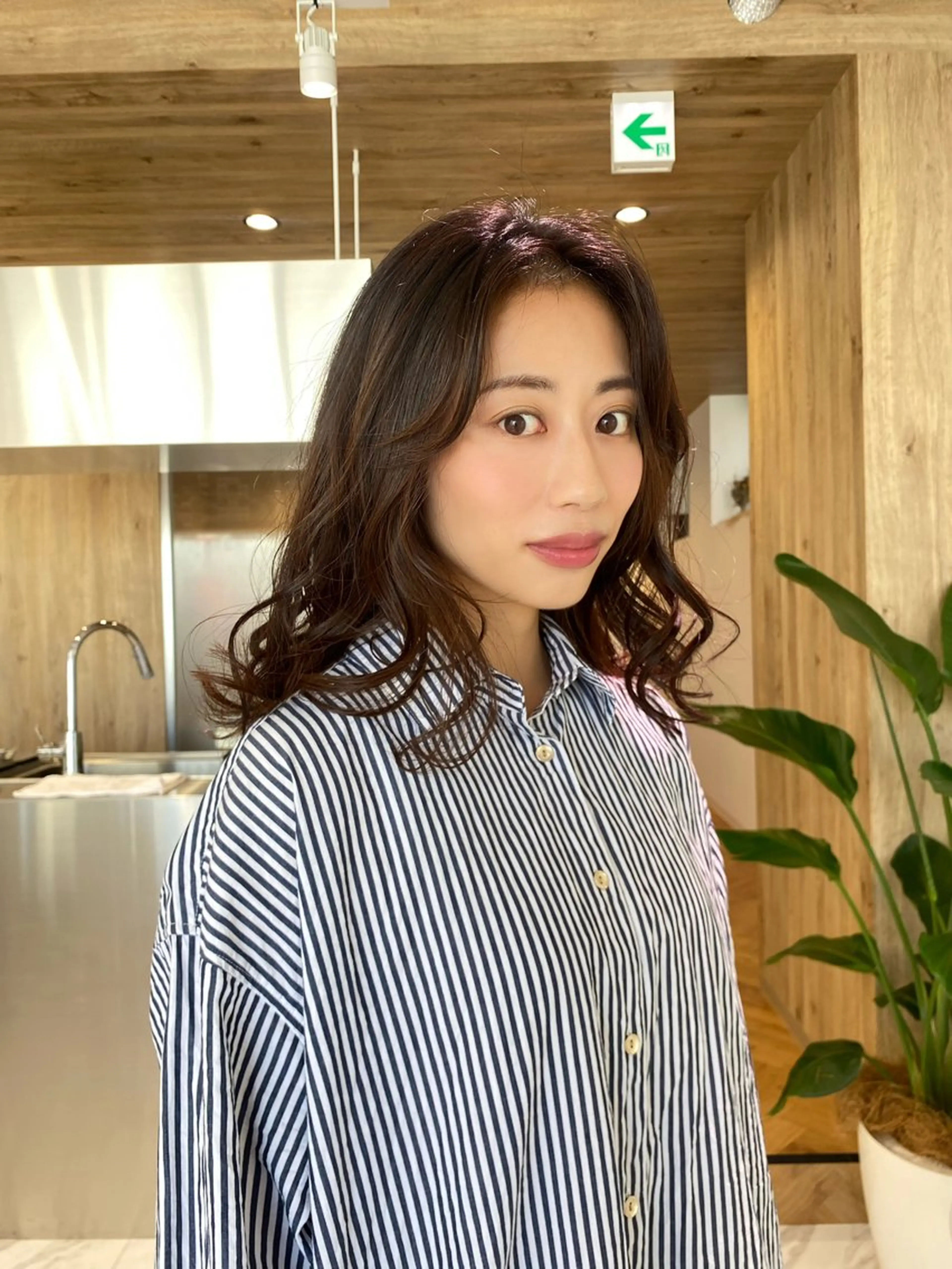 セミロング レイヤーカット sabo岡崎店所属・都筑 莉佳子のヘアスタイル