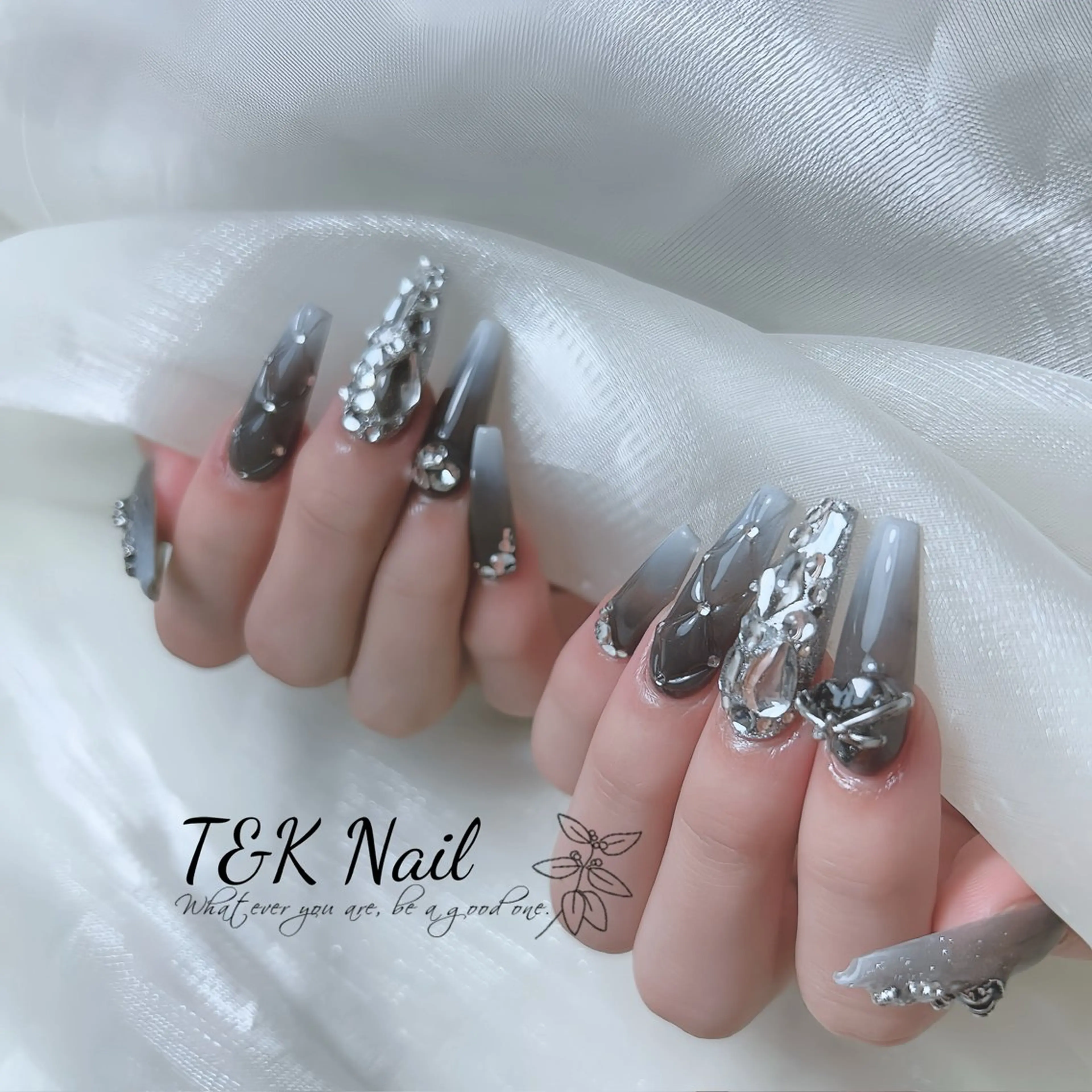 ネイル ハンドネイル ༺༒T&K nail ༒༻のネイルデザイン