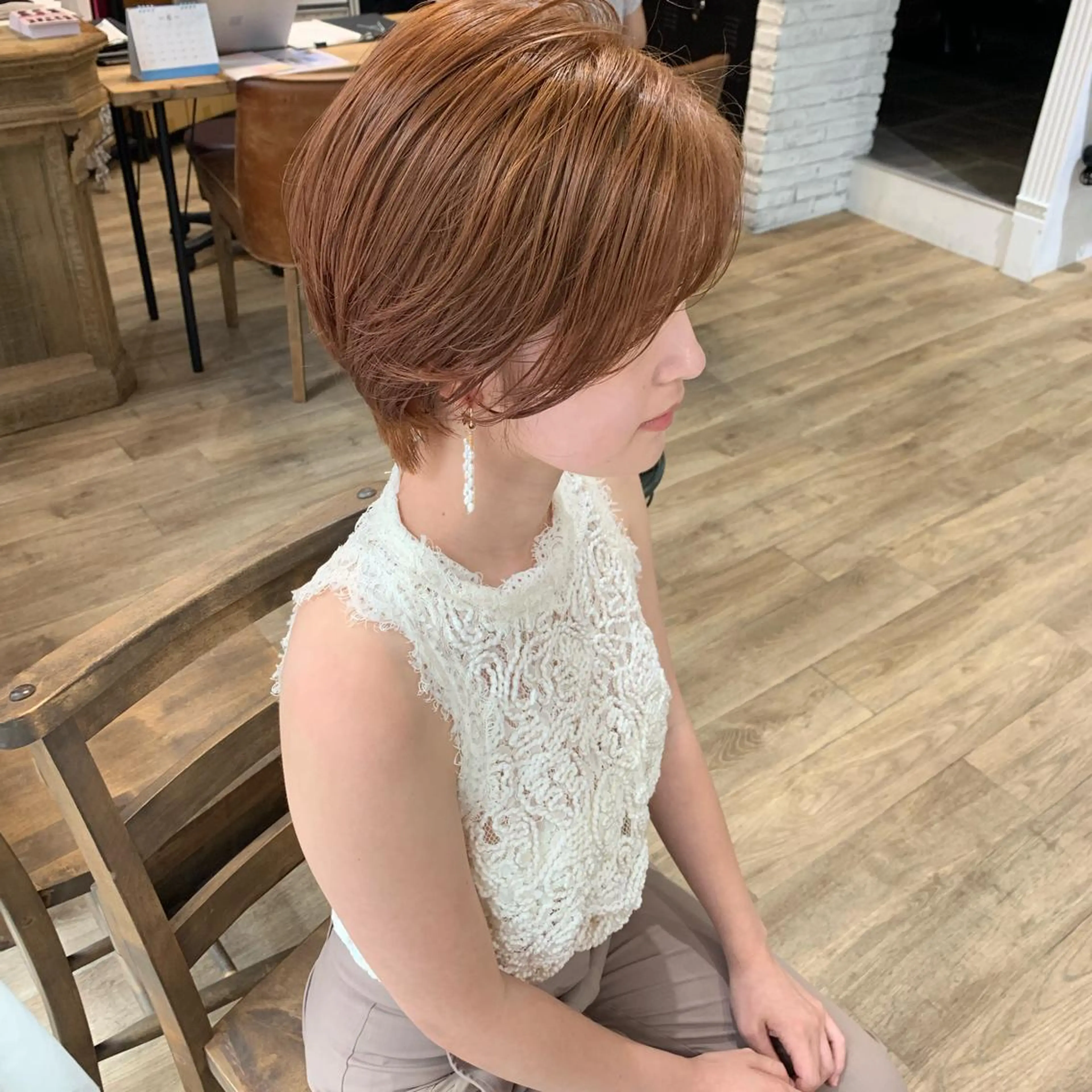 ショート カラー ベージュカラー オレンジ オレンジベージュ ヘアカラー トリートメント レイヤー/顔周り /AKARIのヘアスタイル