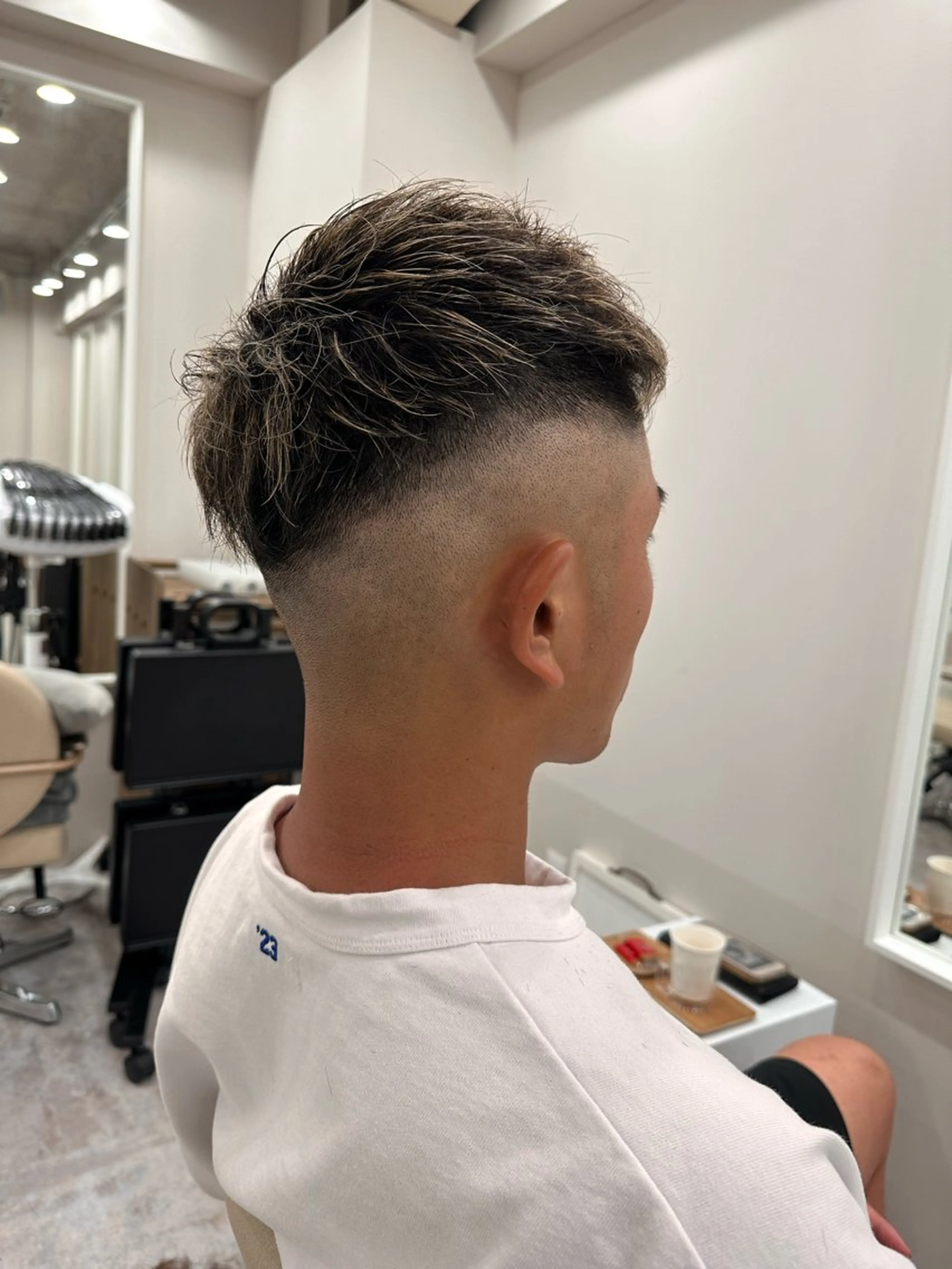 ショート ボブ、レイヤー、 ハイトーン、古淵のヘアスタイル