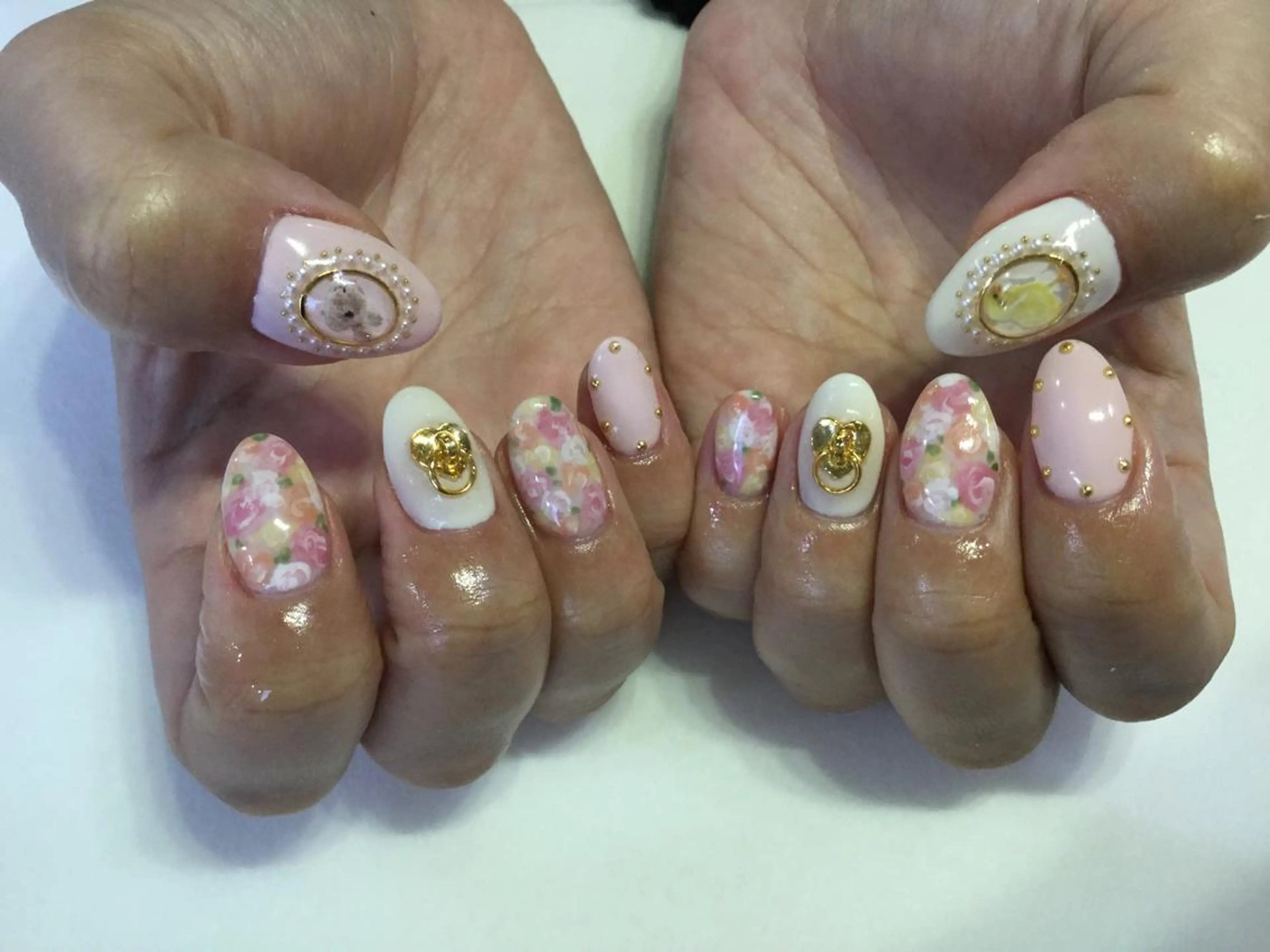 ネイル 💎🐰 saki. m 🐰💎のネイルデザイン