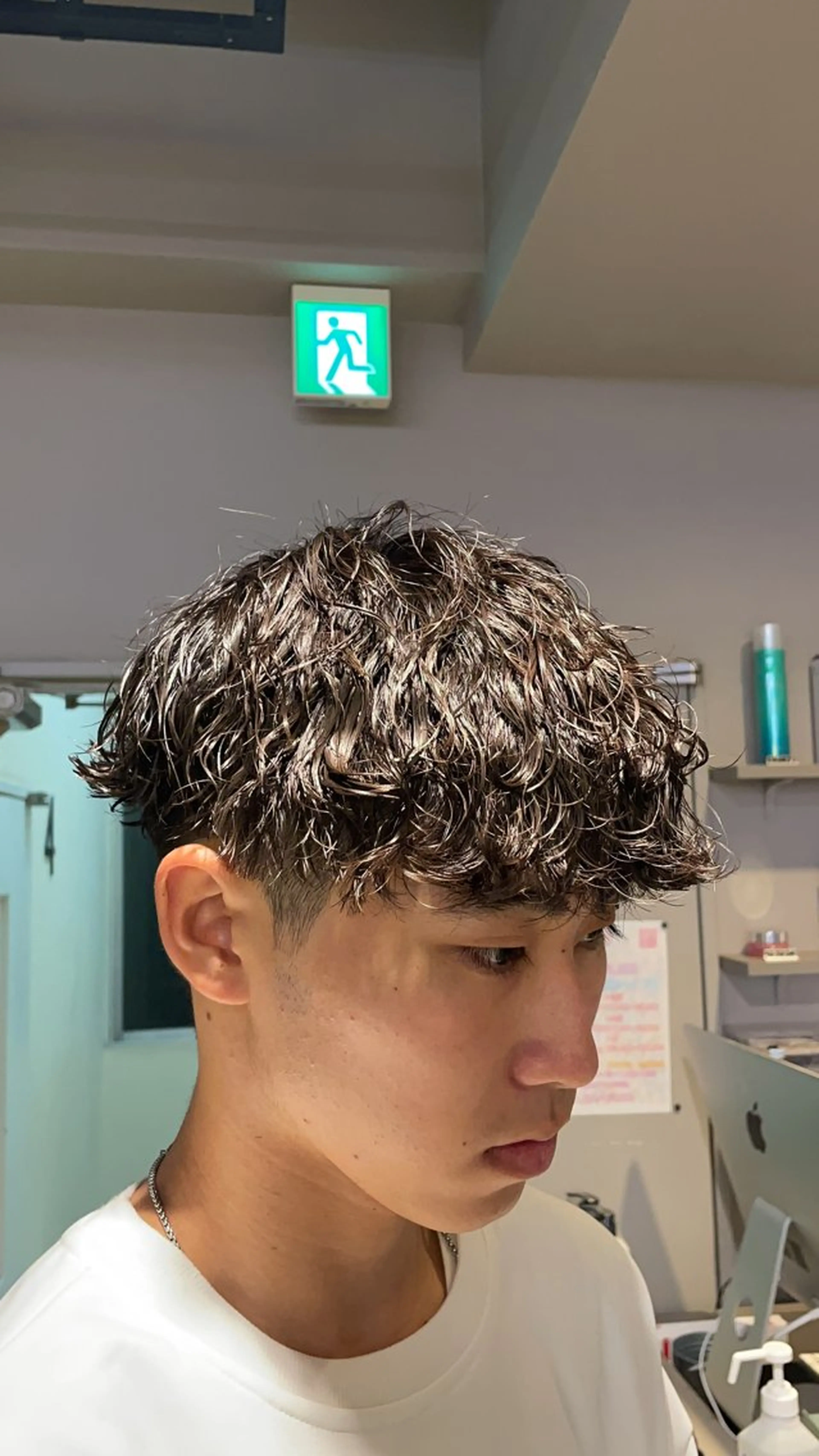 ショート パーマ ヘアアレンジ メンズ メンズパーマ 波巻きパーマ 顔まわりカット の達人のヘアスタイル