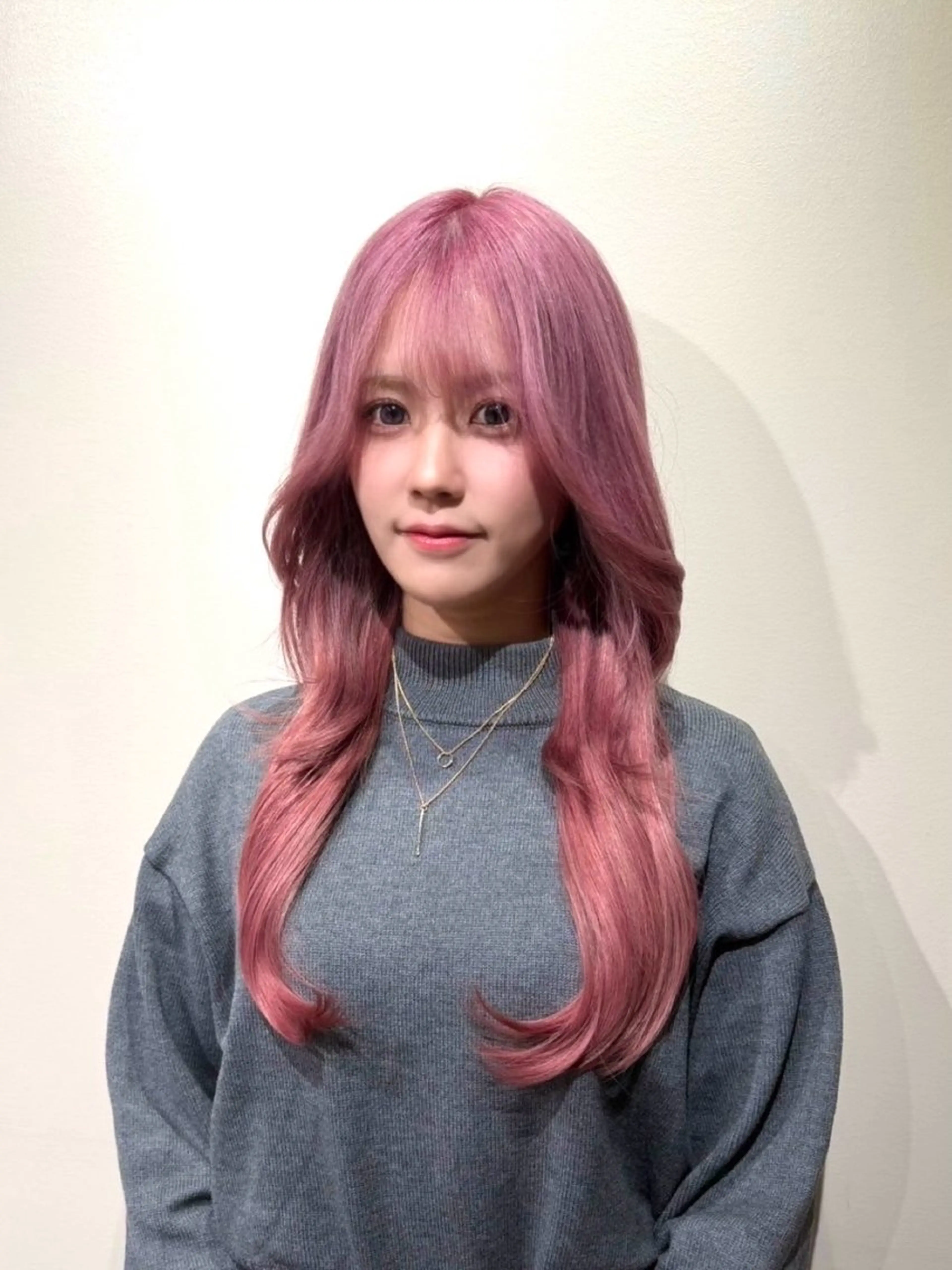 ロング カラー シールエクステ ダブルカラー ピンクカラー エクステ ヘアカラー 🦋美髪／エクステ 🦋アベイクミのヘアスタイル