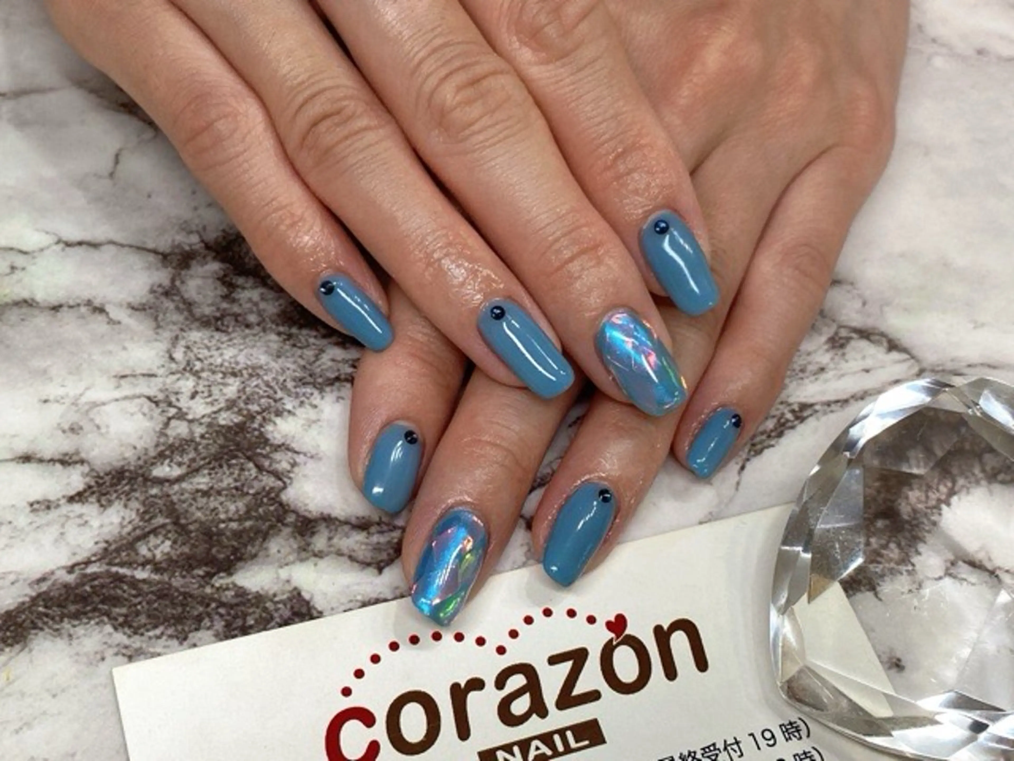 ネイル アートネイル 氷ネイル・うるうるネイル 水色 ワンカラーネイル シンプルネイル corazon所属・ネイリスト aicoのネイルデザイン