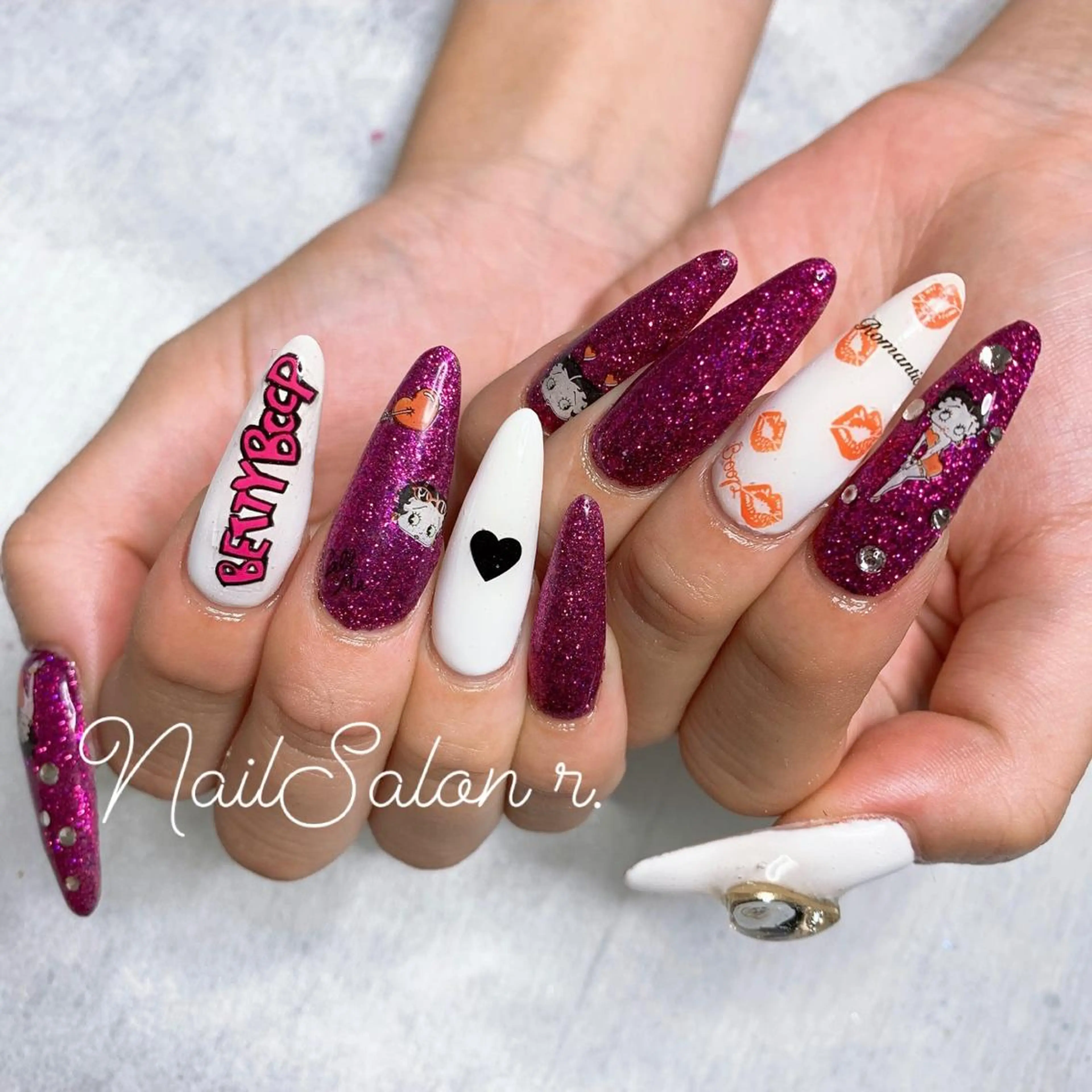 ネイル ハンドネイル Nailsalon r.のネイルデザイン