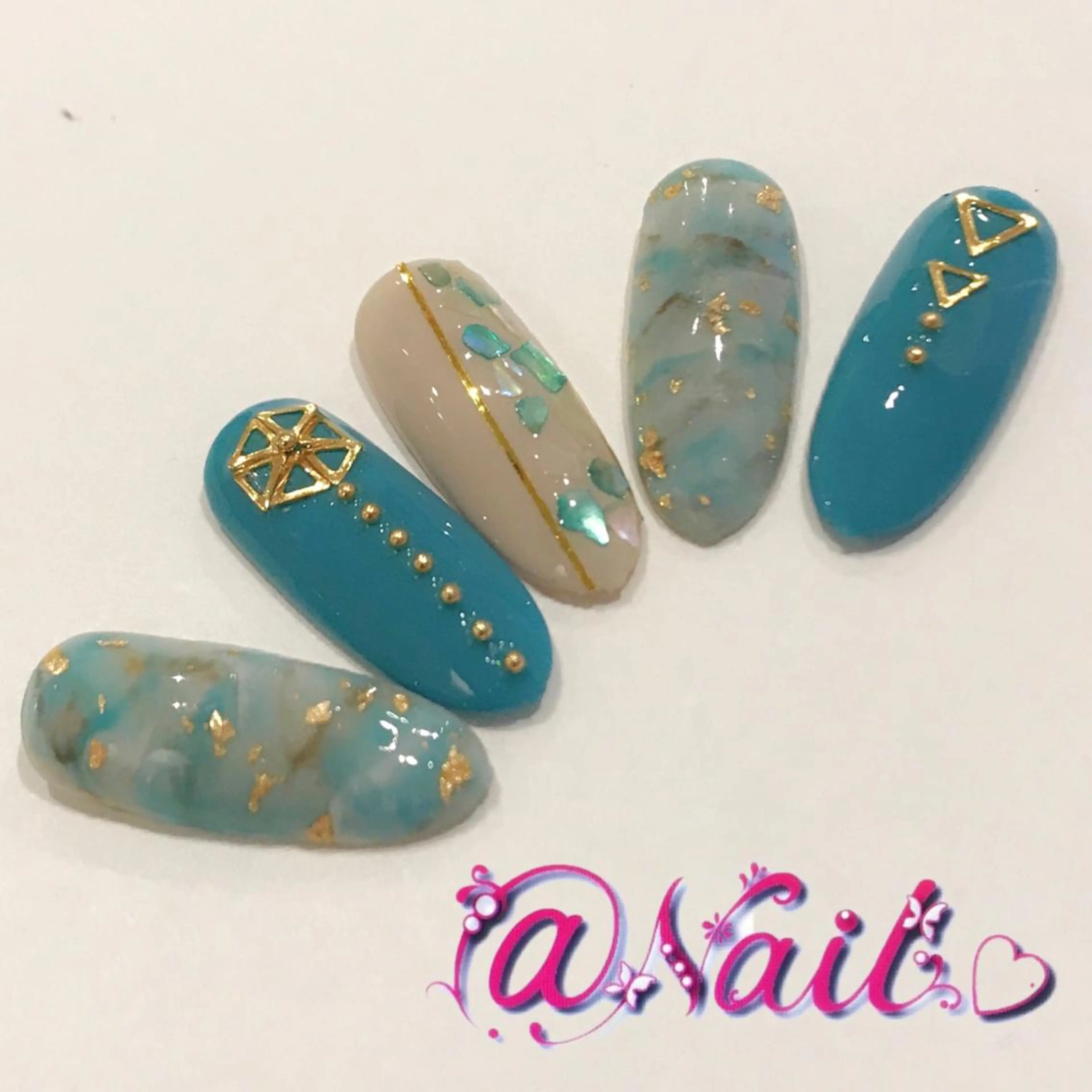 ネイル フットネイル ジェルネイル 持ち込み スカルプネイル ハンドネイル 小尾 栞のネイルデザイン