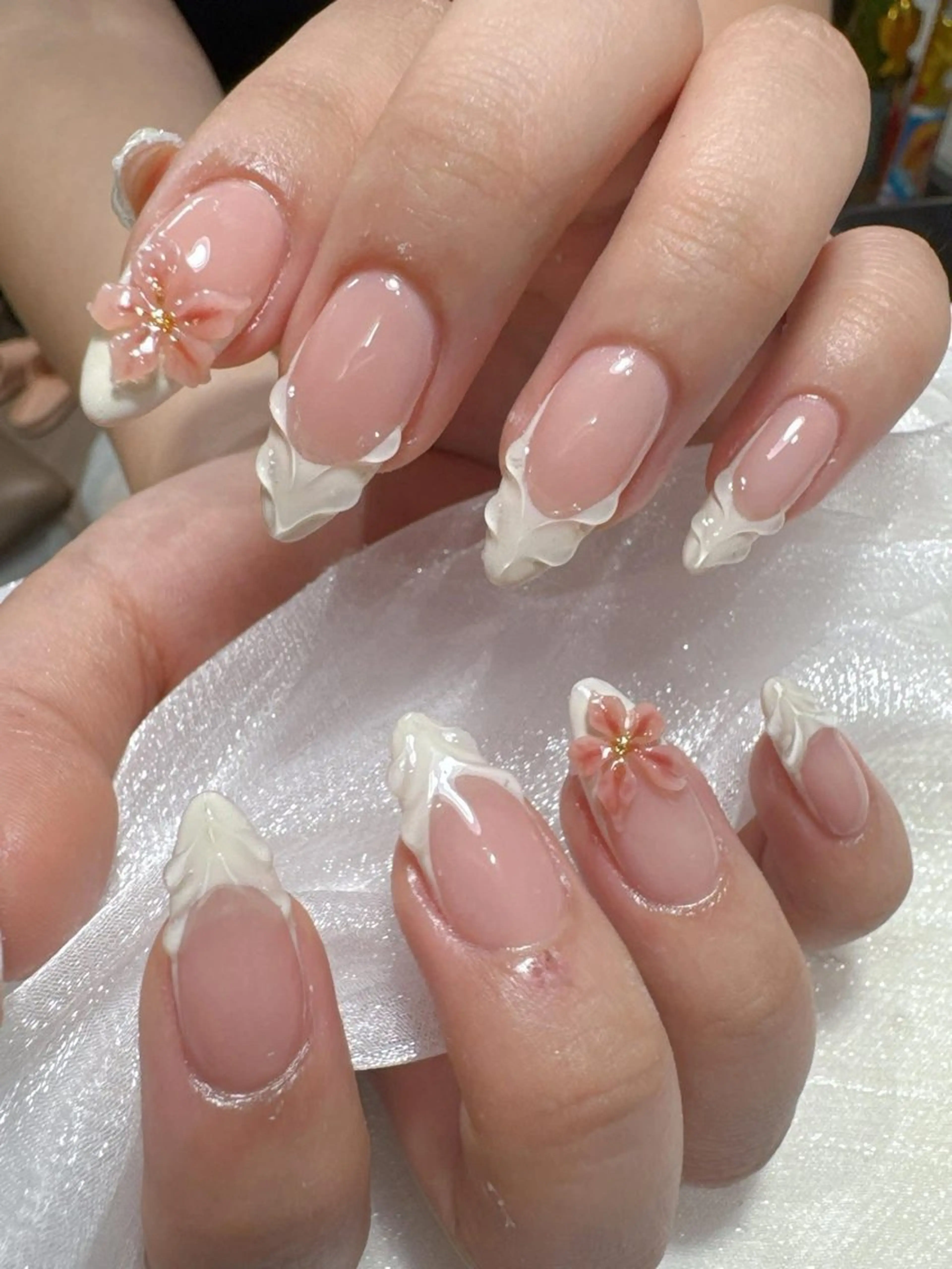 ネイル チークネイル フレンチネイル グラデーション キラキラネイル 韓国ネイル ハンドネイル Minette nailHuongのネイルデザイン