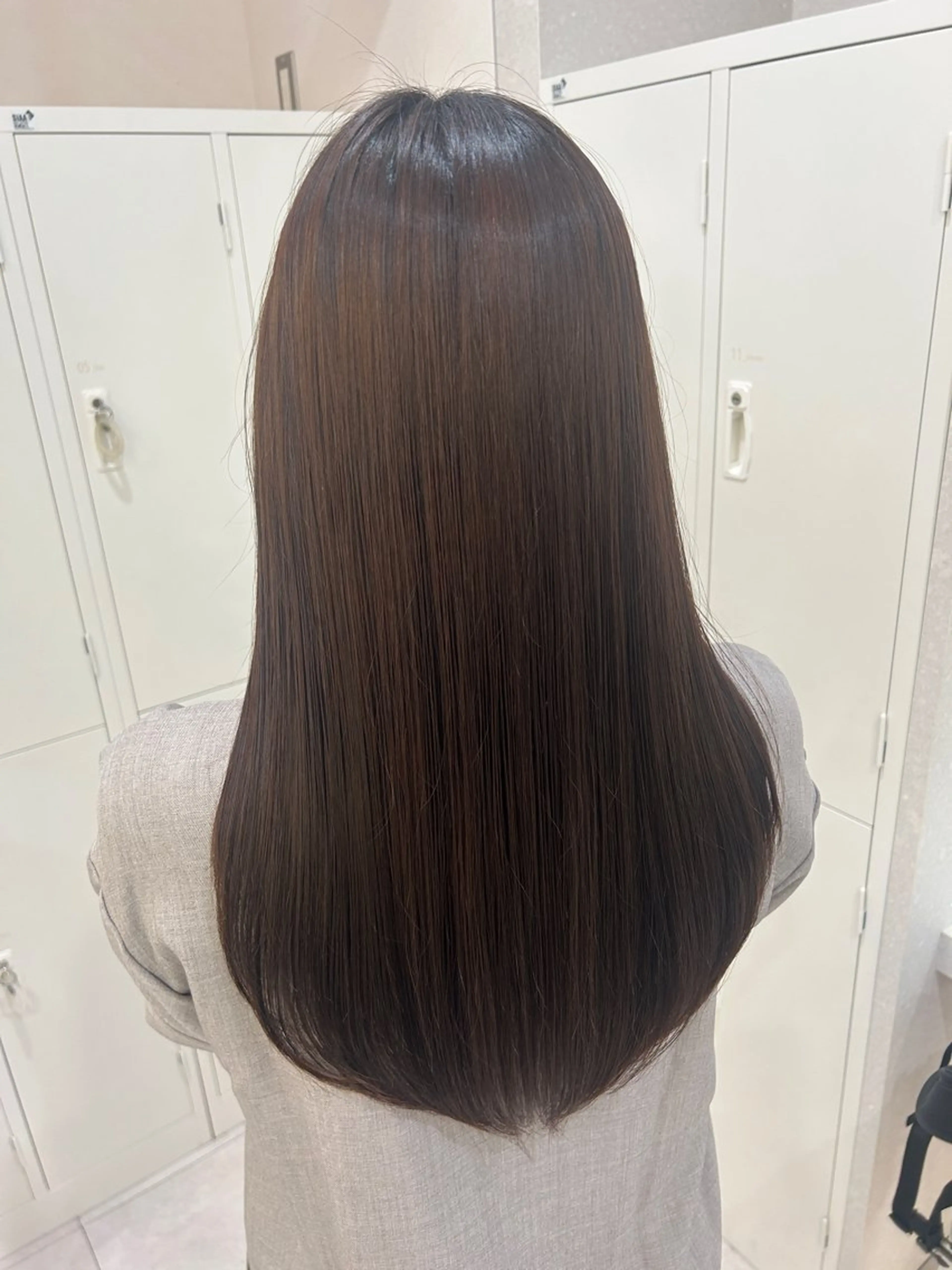 ロング カット 縮毛矯正 井河 結花のヘアスタイル