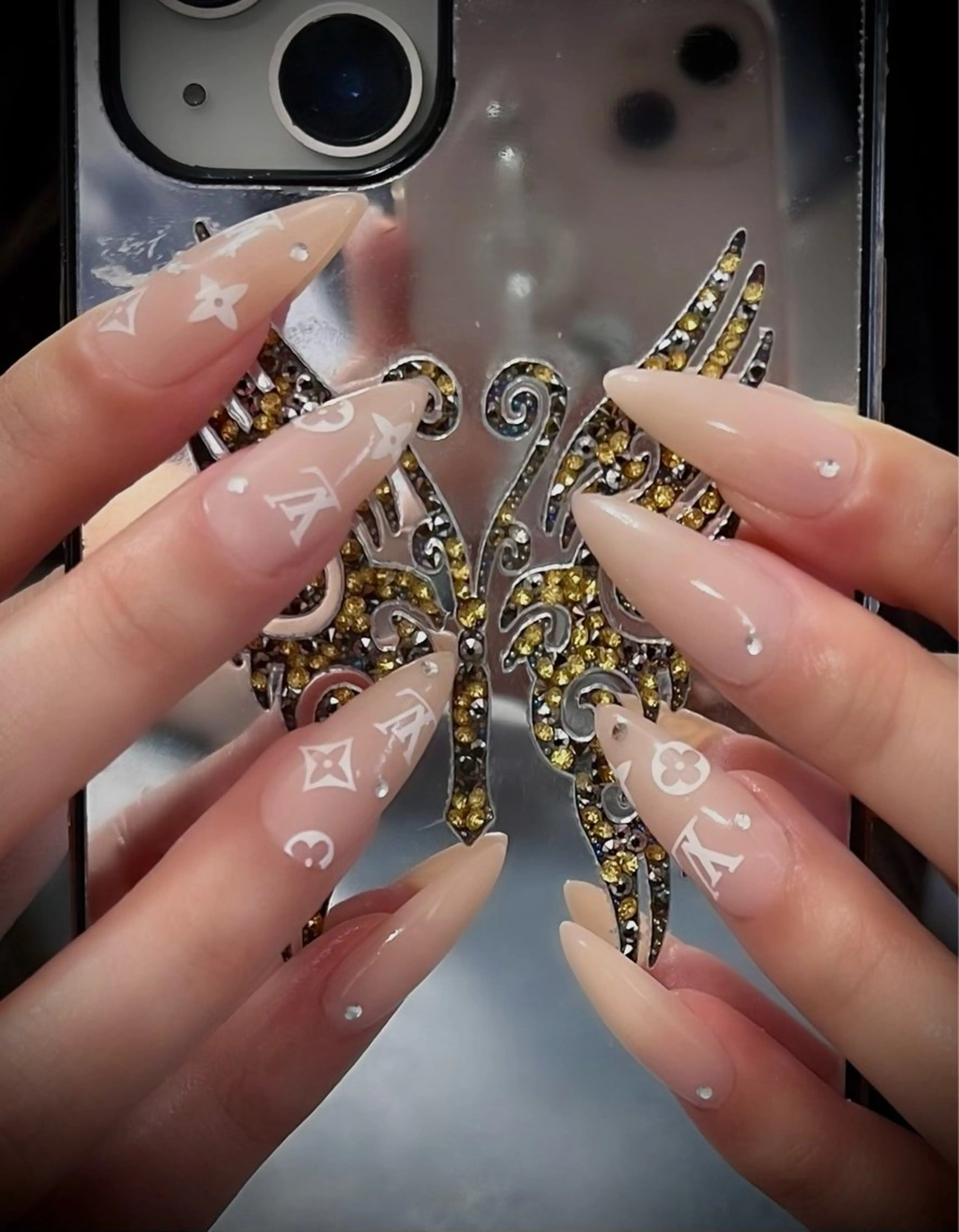 ネイル キラキラネイル マグネットネイル ワンカラーネイル スカルプネイル ワンホンネイル nine.🦋 YUKOのネイルデザイン