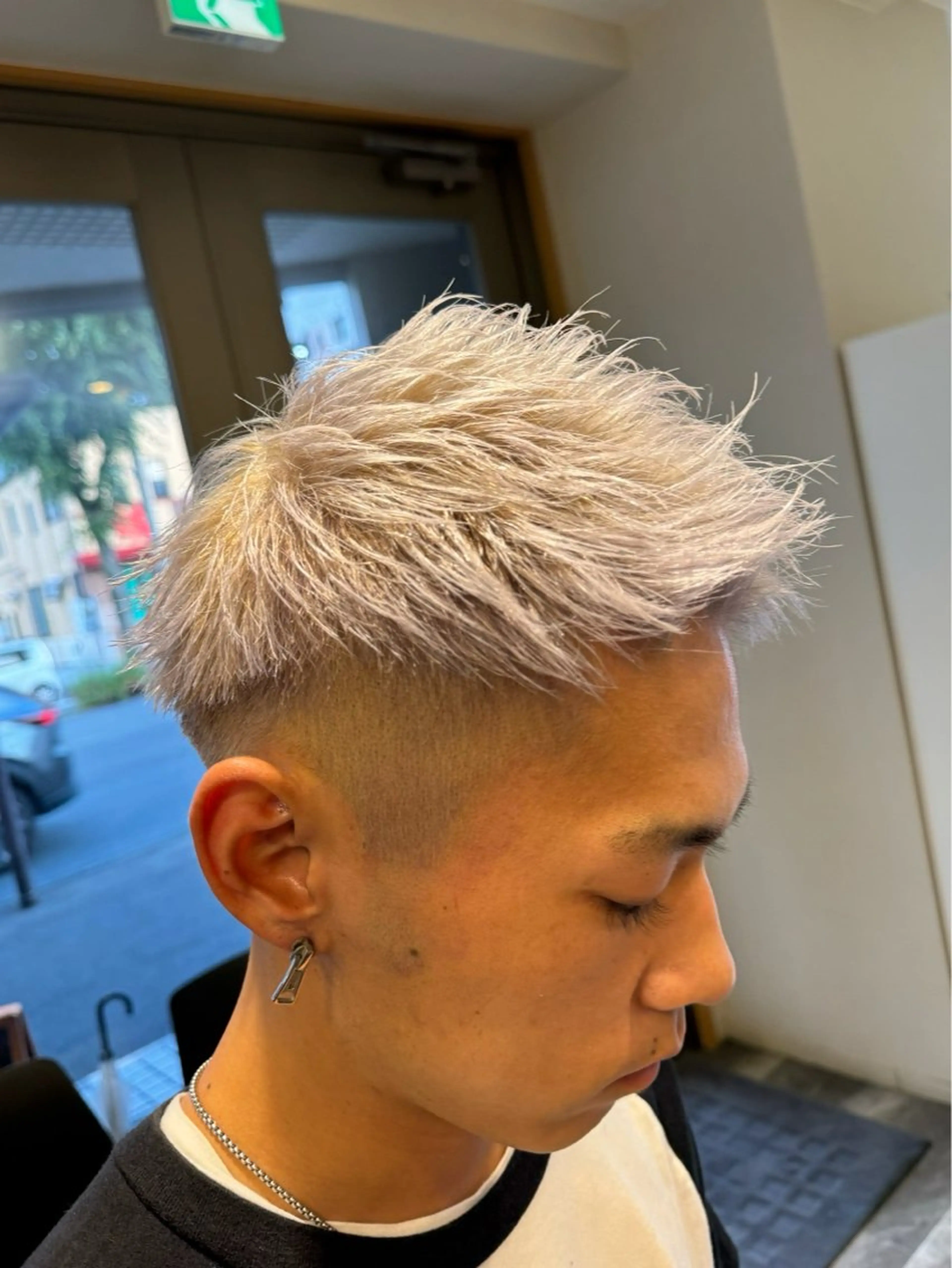 ショート カラー ブリーチ ケアブリーチ ダブルカラー イヤリングカラー ハイトーンカラー GISEL 小倉のヘアスタイル