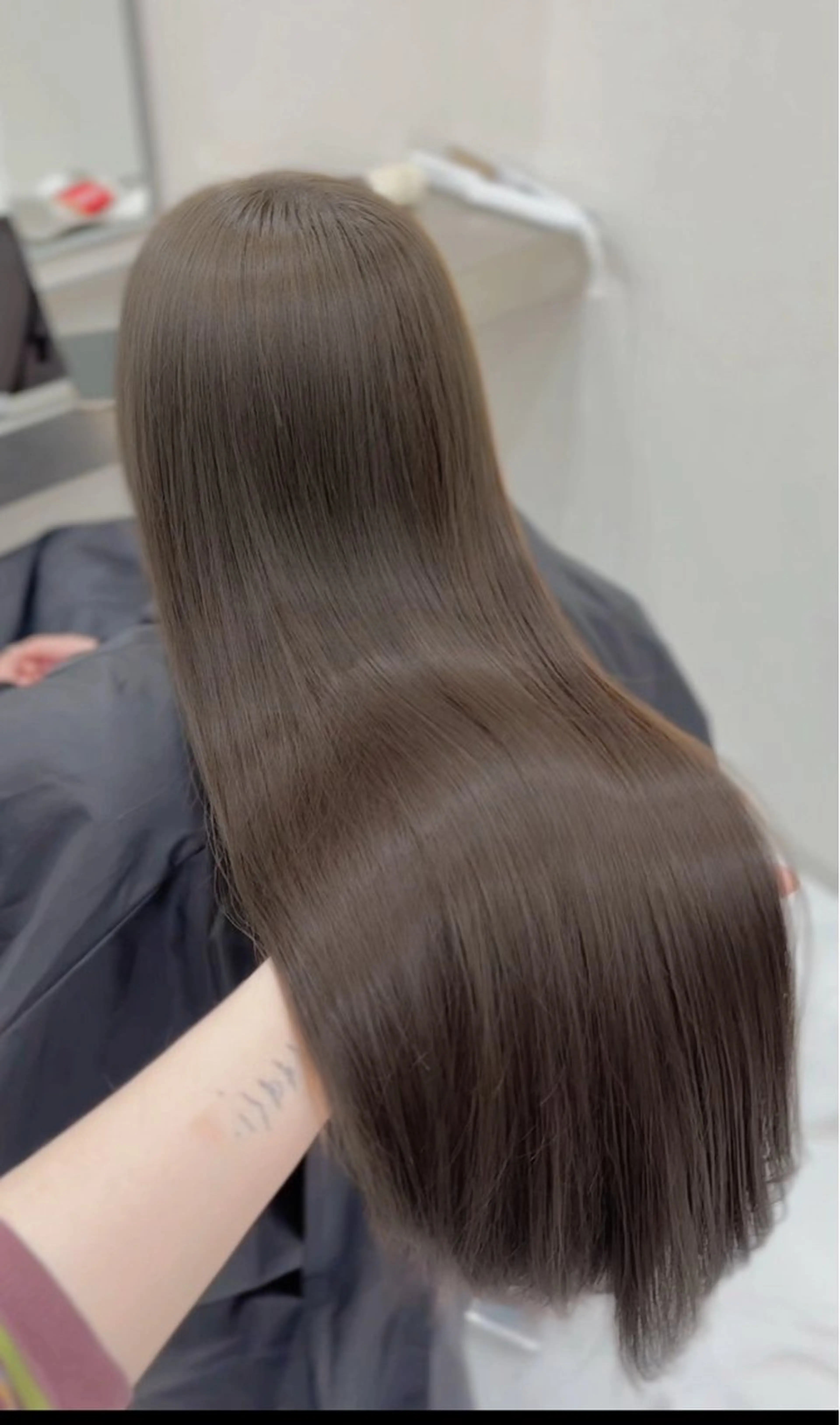 ロング カラー パーマ ベージュカラー ブリーチ 透明感カラー ダブルカラー グレージュ カット ヘアカラー トリートメント TOMO/ブリーチ 無しオリーブのヘアスタイル