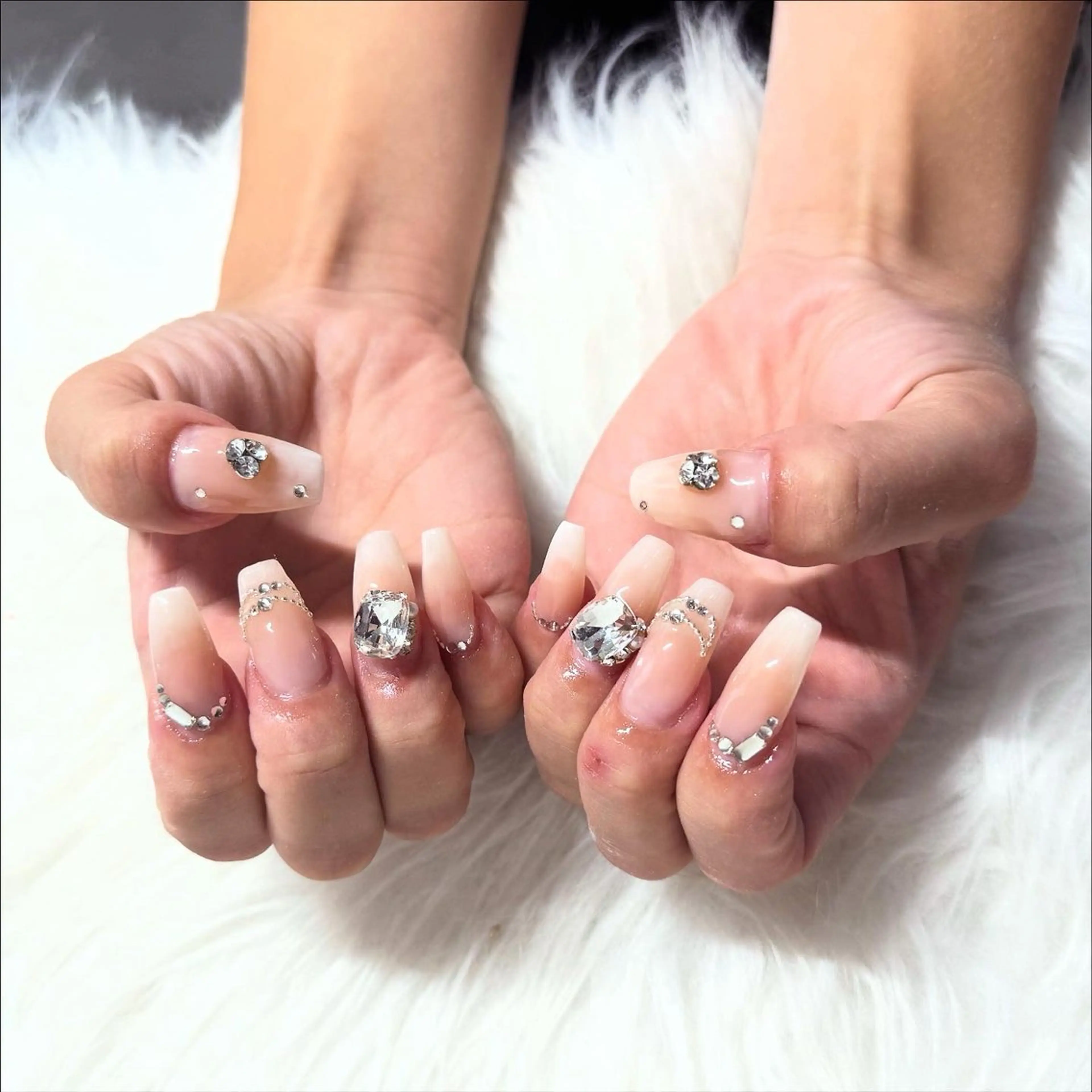 ロング ハンドネイル mao .のネイルデザイン