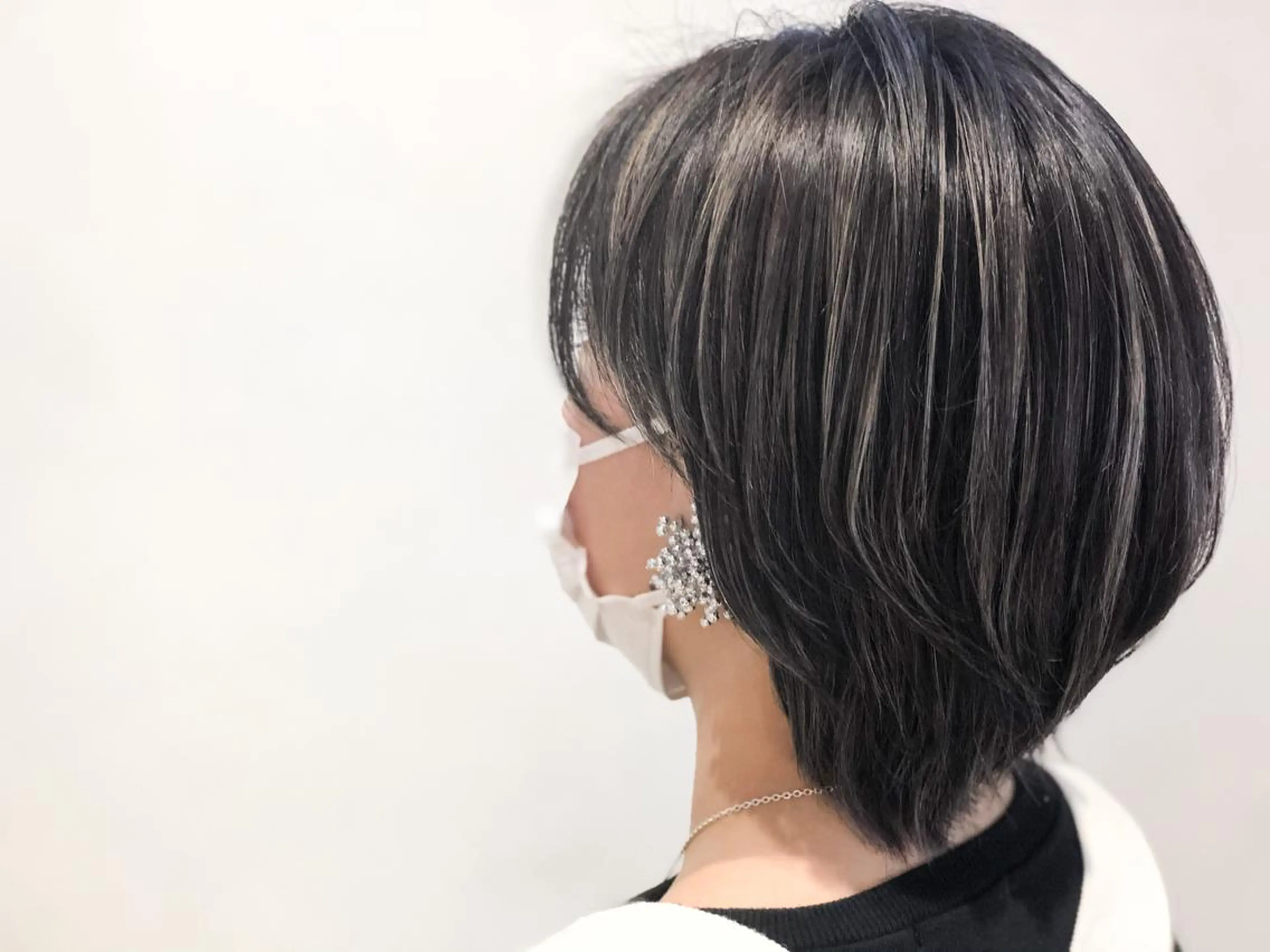 ショート カラー あずま みゆのヘアスタイル