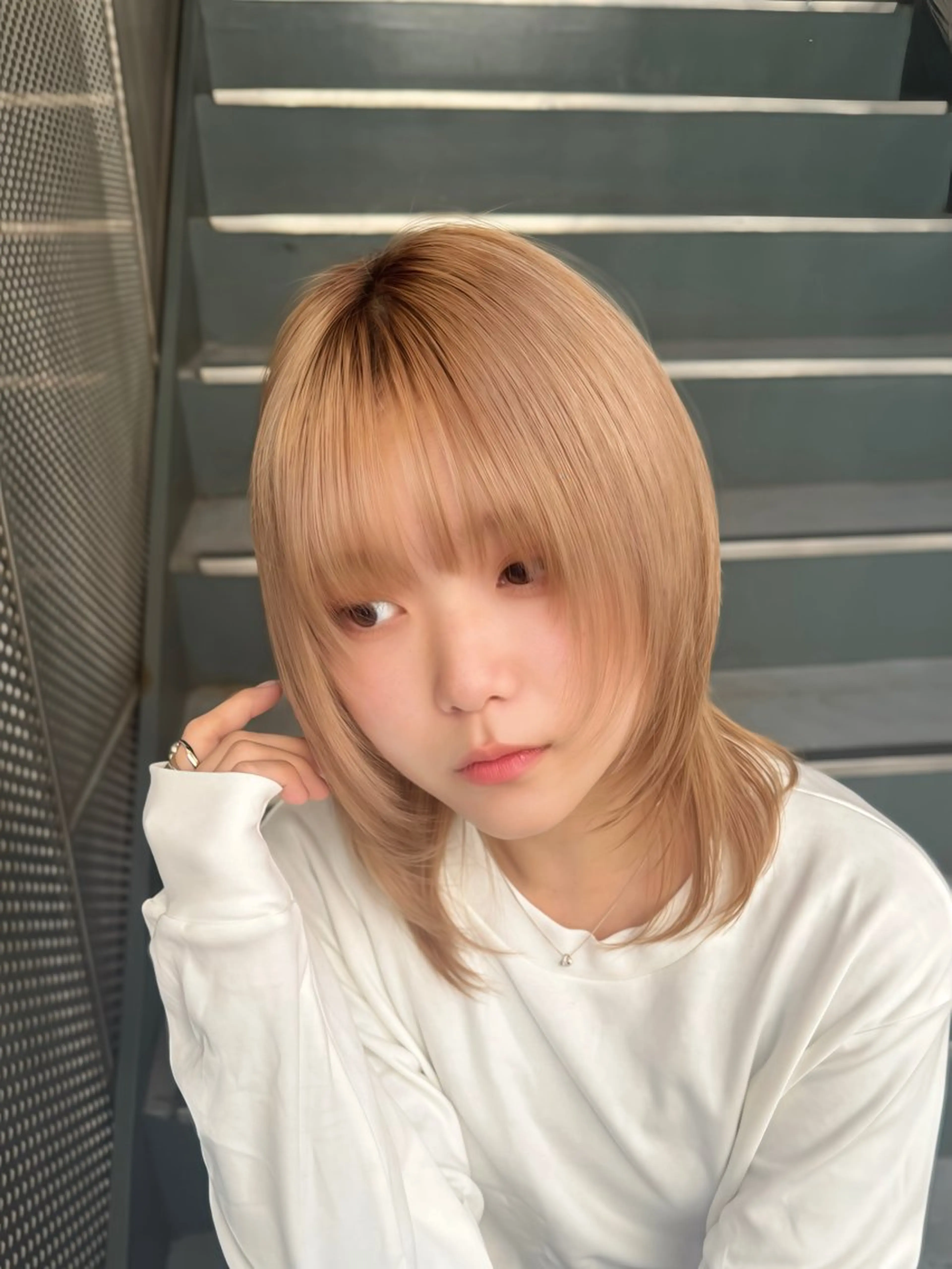 ミディアム カラー ベージュカラー ミルクティーベージュ 顔周りカット ハッシュカット レイヤーカット 🚩東京↔︎長野/ 青木亮太のヘアスタイル