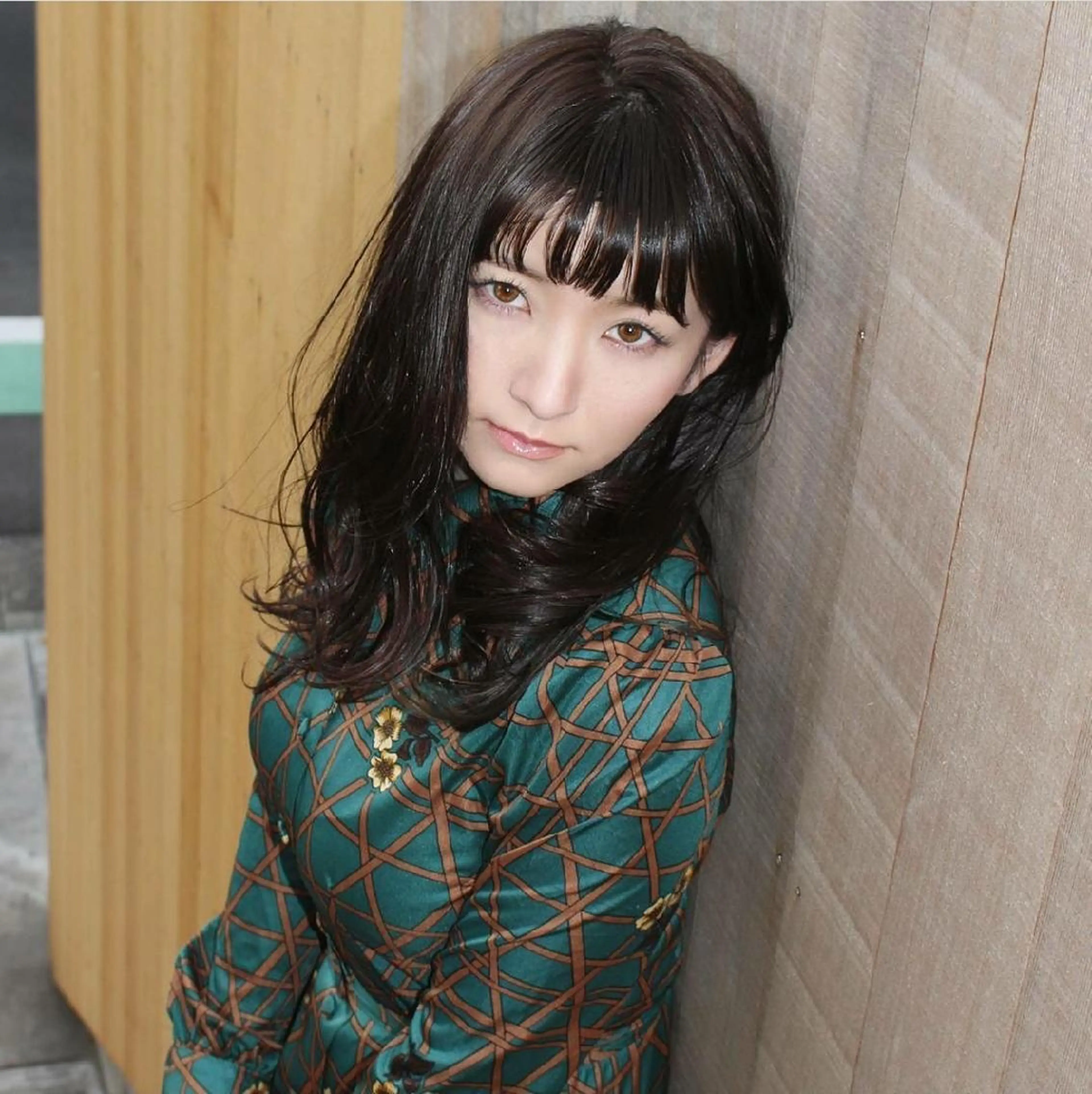 ロング カラー バレイヤージュ ベージュカラー 黒髪 ブルーカラー ブルーブラック カット ヘアカラー トリートメント フリーランス所属・韓国ヘア レイヤー くびれヘアMATSUのヘアスタイル