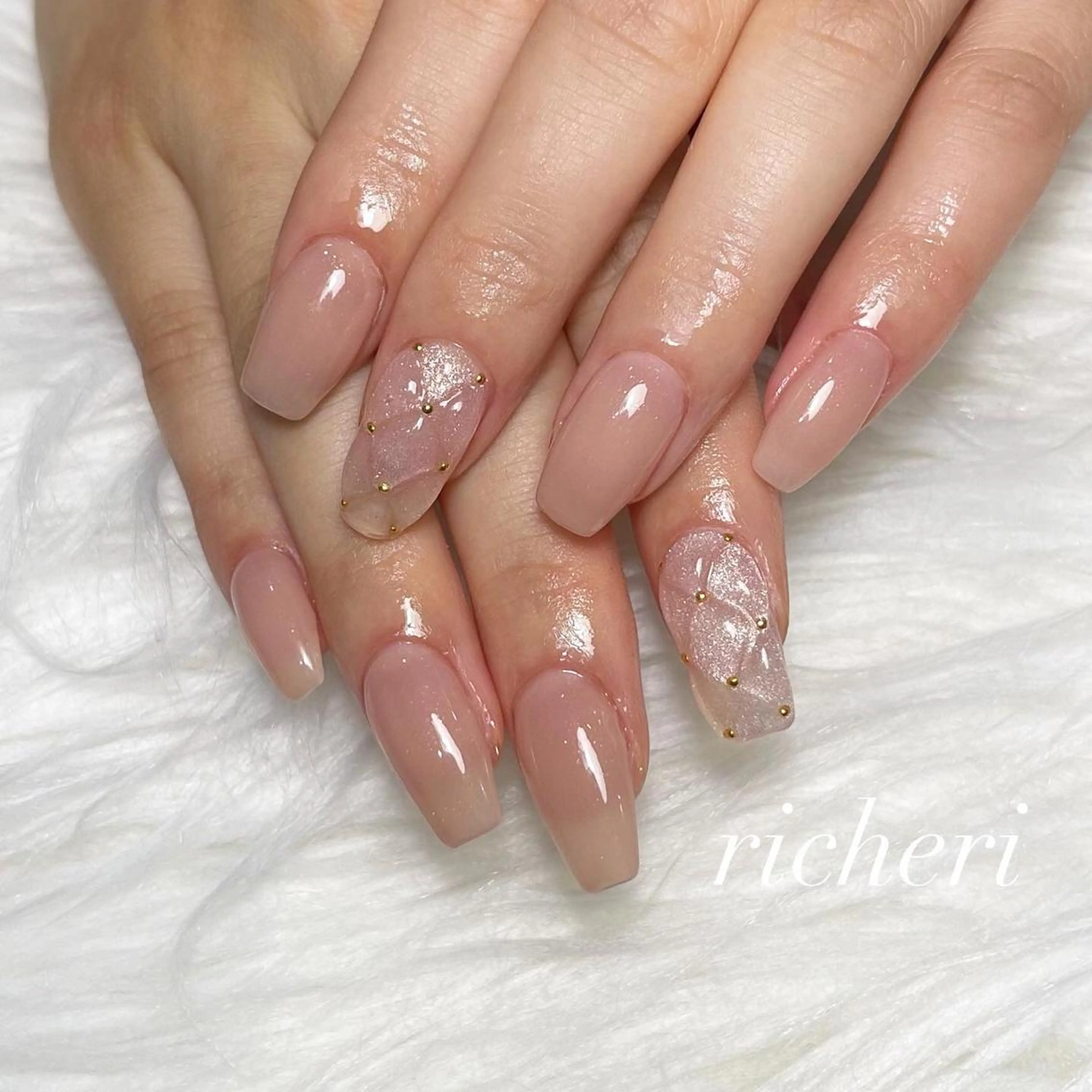 ミディアム ネイル 韓国風ヘア アートネイル フレンチネイル ジェルネイル ガラスフレンチ richeri beautyのエステ・リラクイメージ