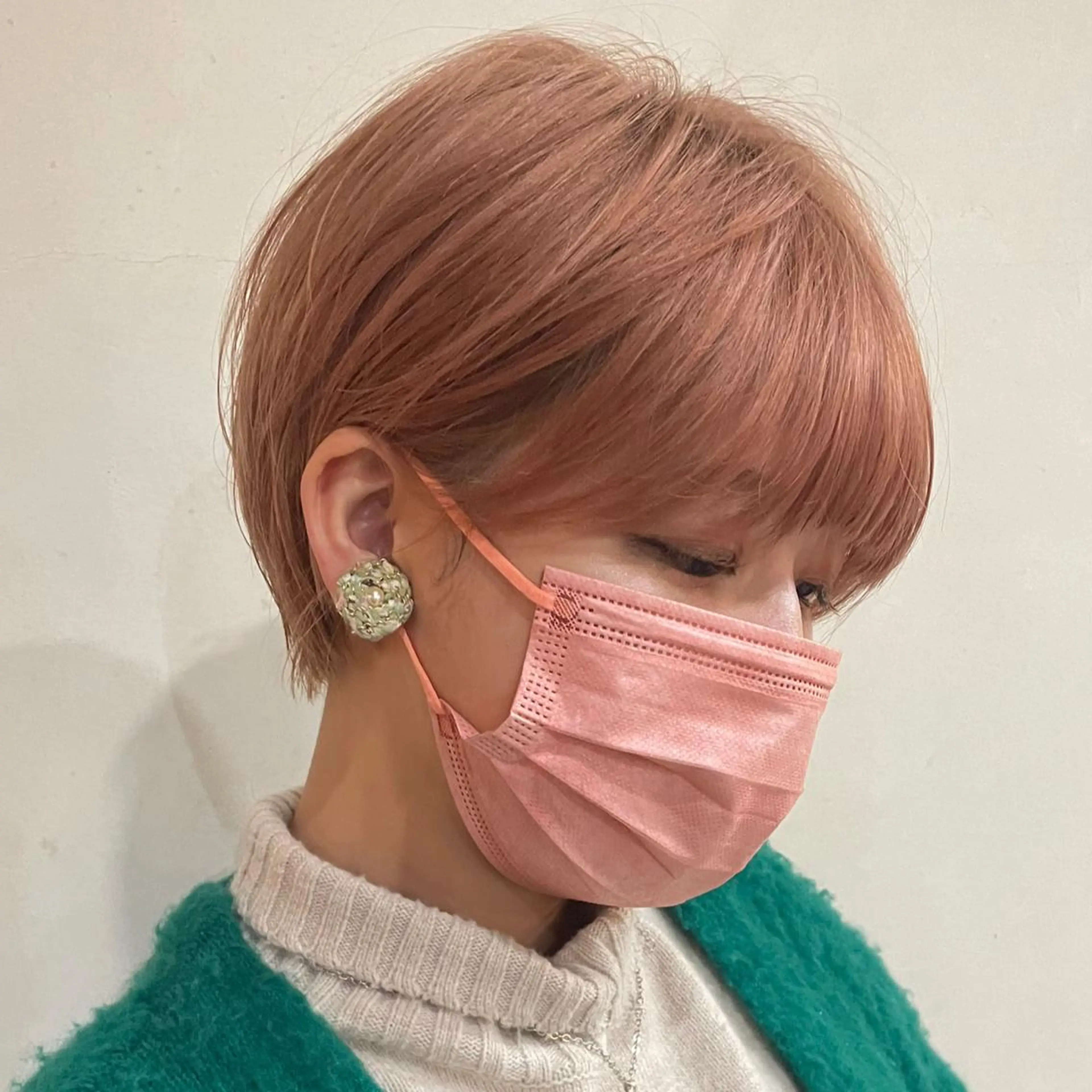 ショート カラー ショートボブ ハンサムショート 丸みショート デザインカラー ハイライトカラー ヘアカラー トリートメント 京都大人女性ショート 徒歩1分/秋山のヘアスタイル