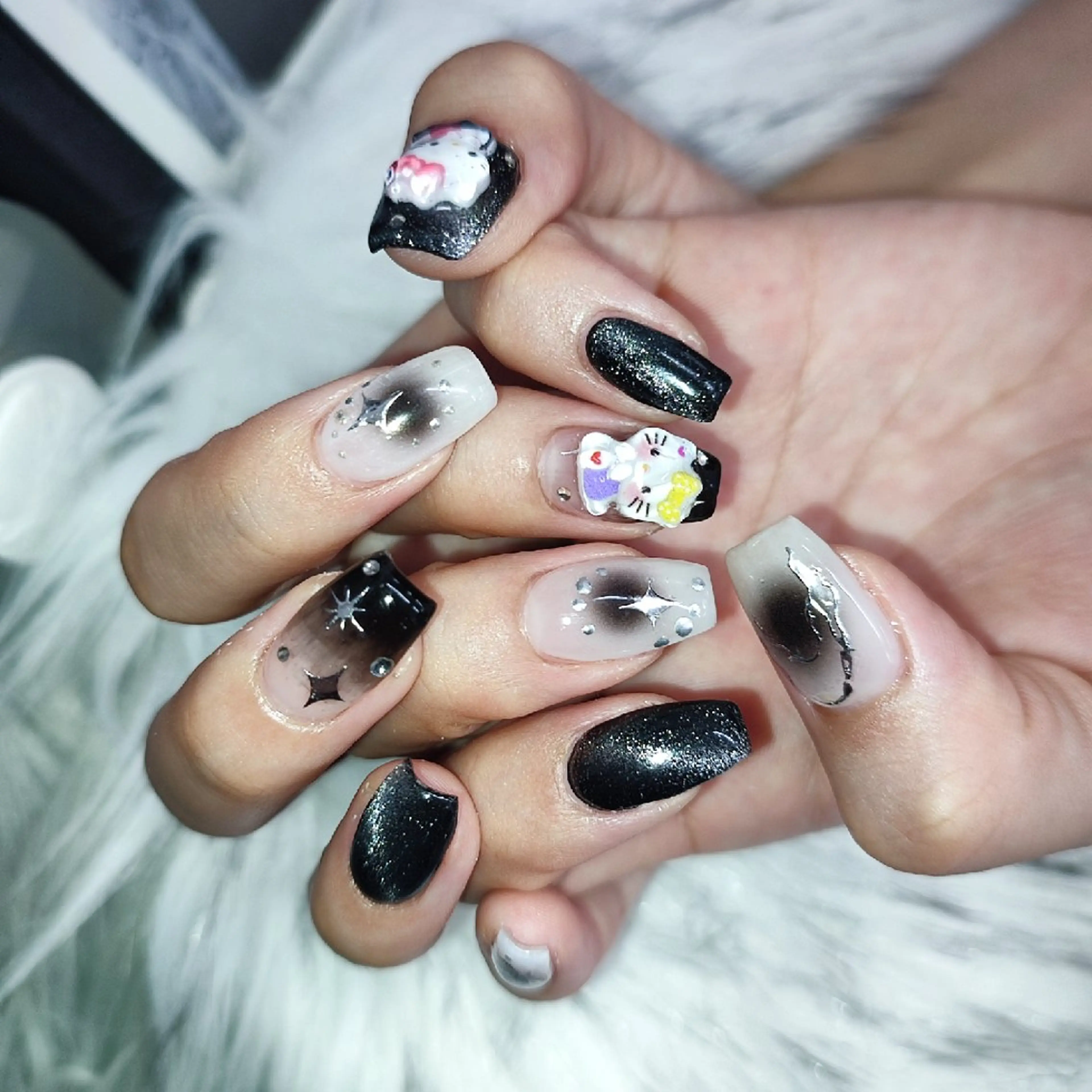 ネイル ハンドネイル RUNWAY 　　の眉毛・アイブロウイメージ