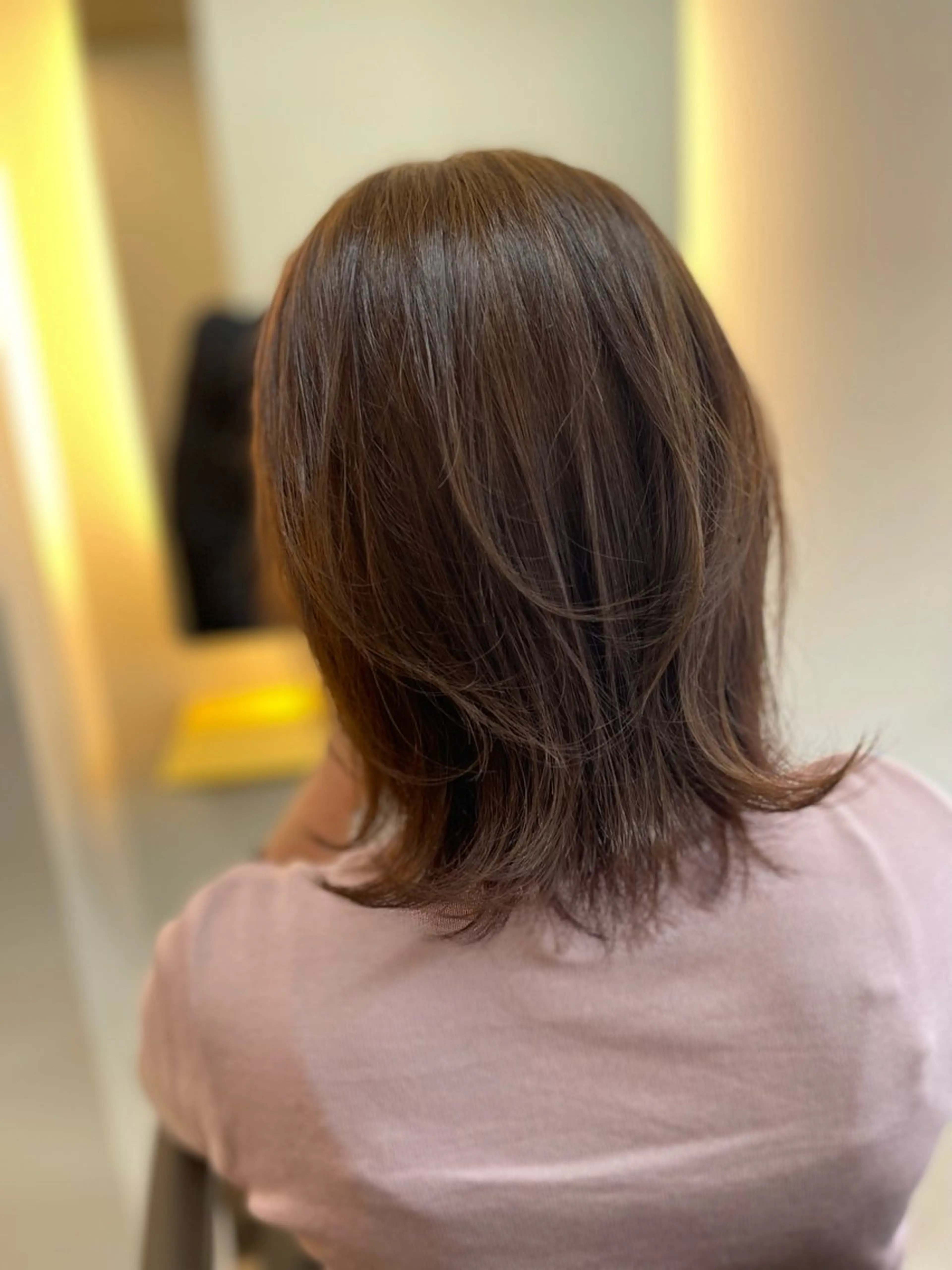 ミディアム カラー ベージュカラー 透明感カラー レイヤーカット 中野 佑麻のヘアスタイル