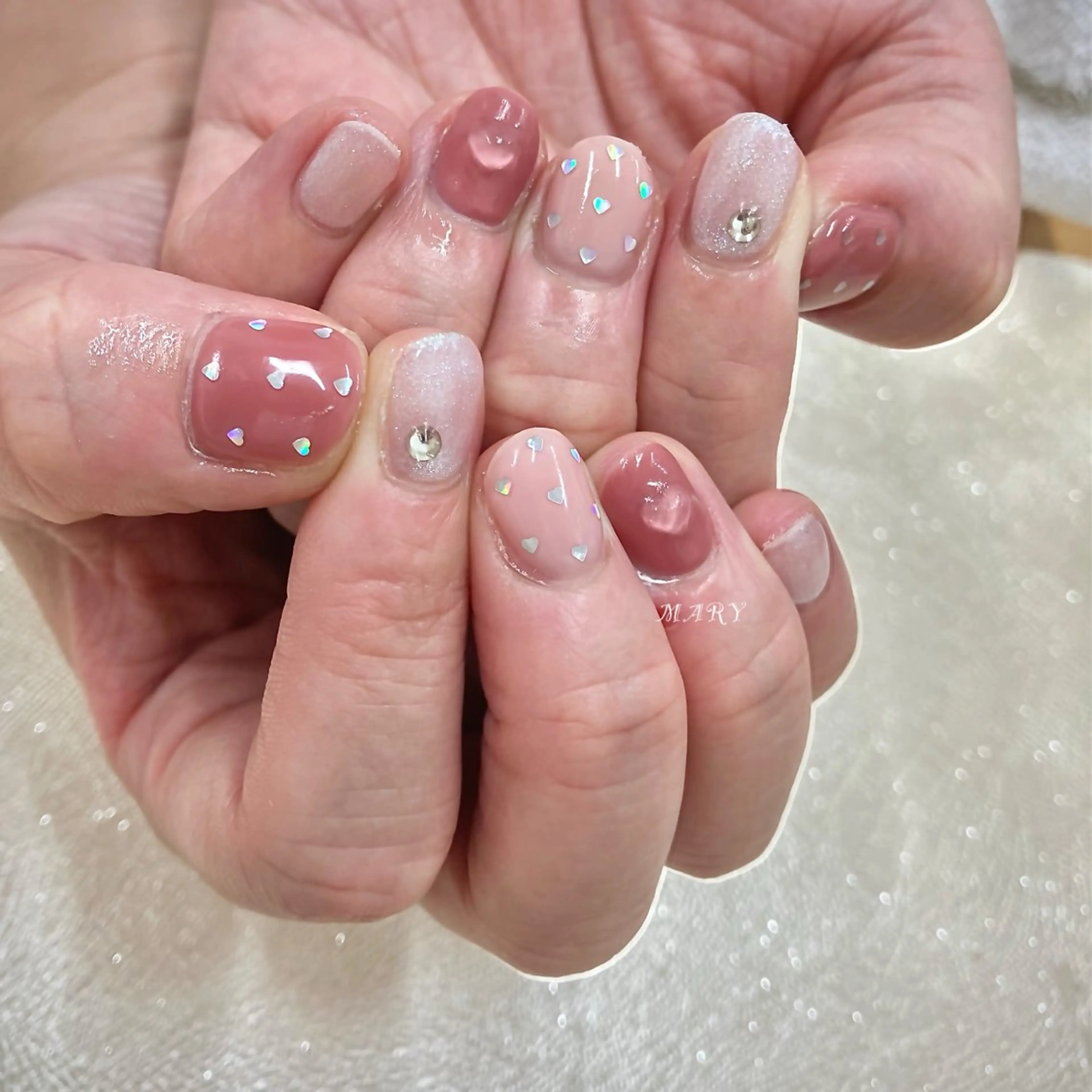 ネイル ドット ハート ニュアンスネイル ワンカラーネイル ピンク ハンドネイル Mary nail所属・Mary nail .narumiのネイルデザイン