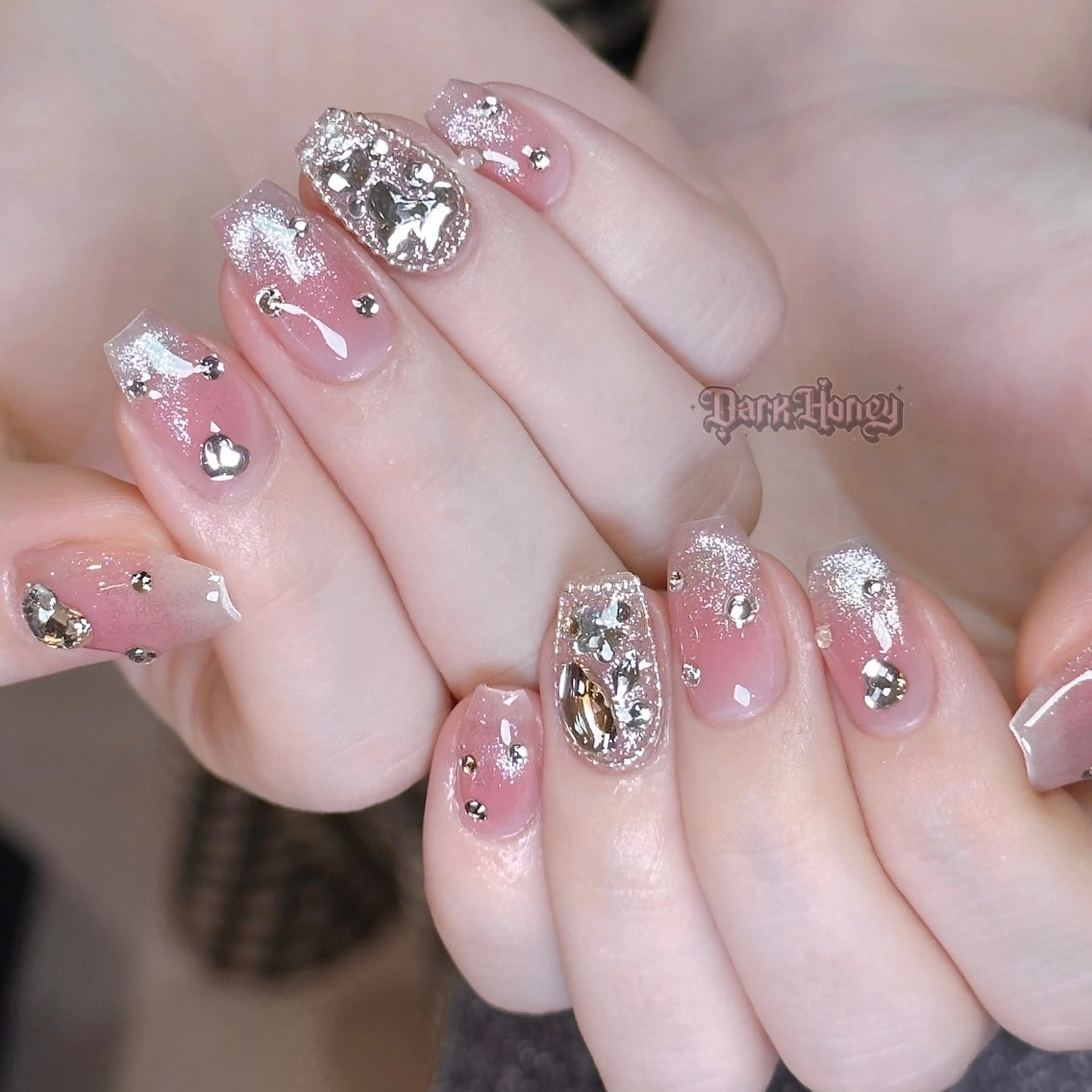 ネイル ハンドネイル Dark Honey Susuのネイルデザイン