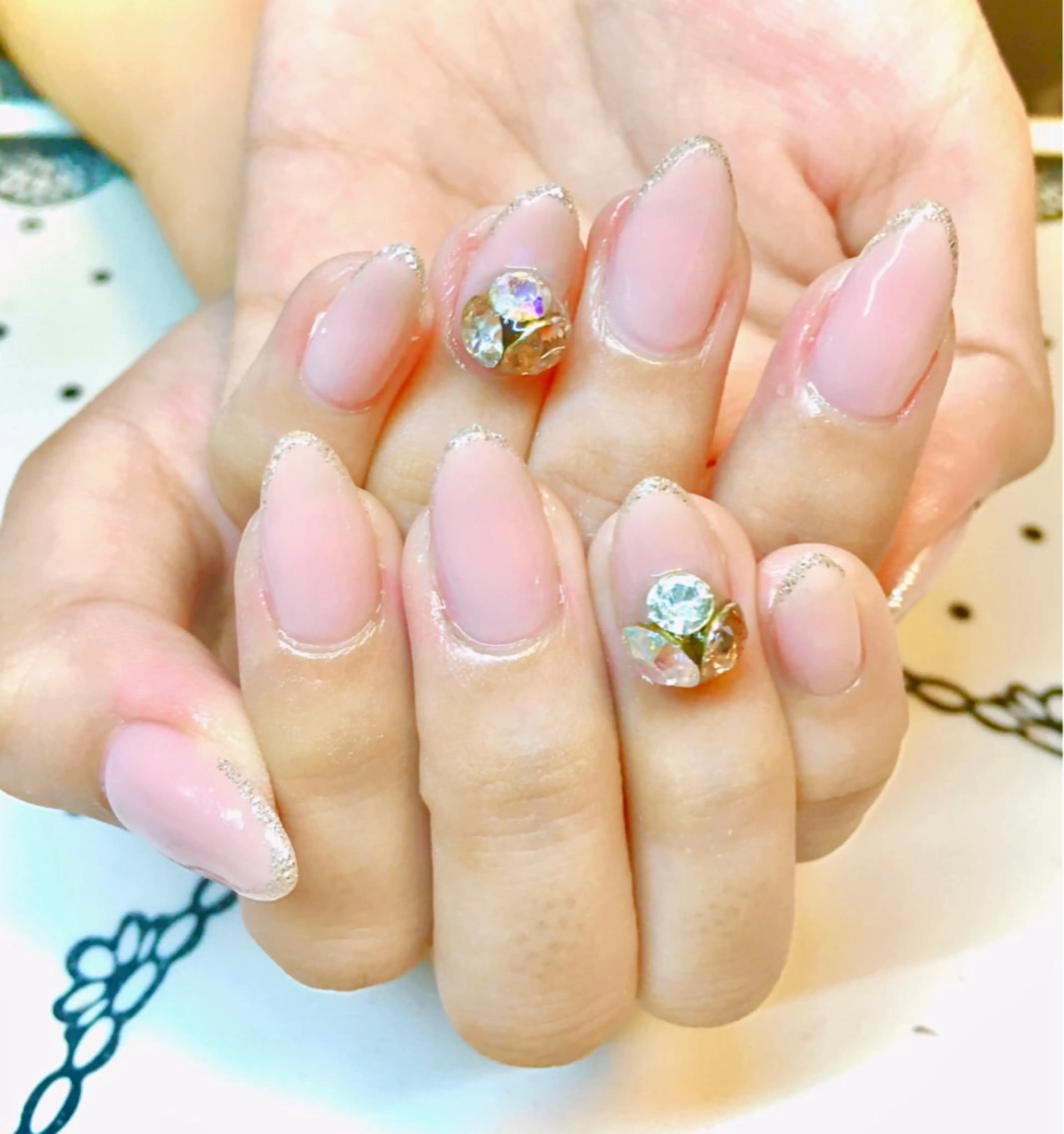 ネイル ストーンネイル ハンドネイル nailsalon sugarr所属・nailist cocoのネイルデザイン