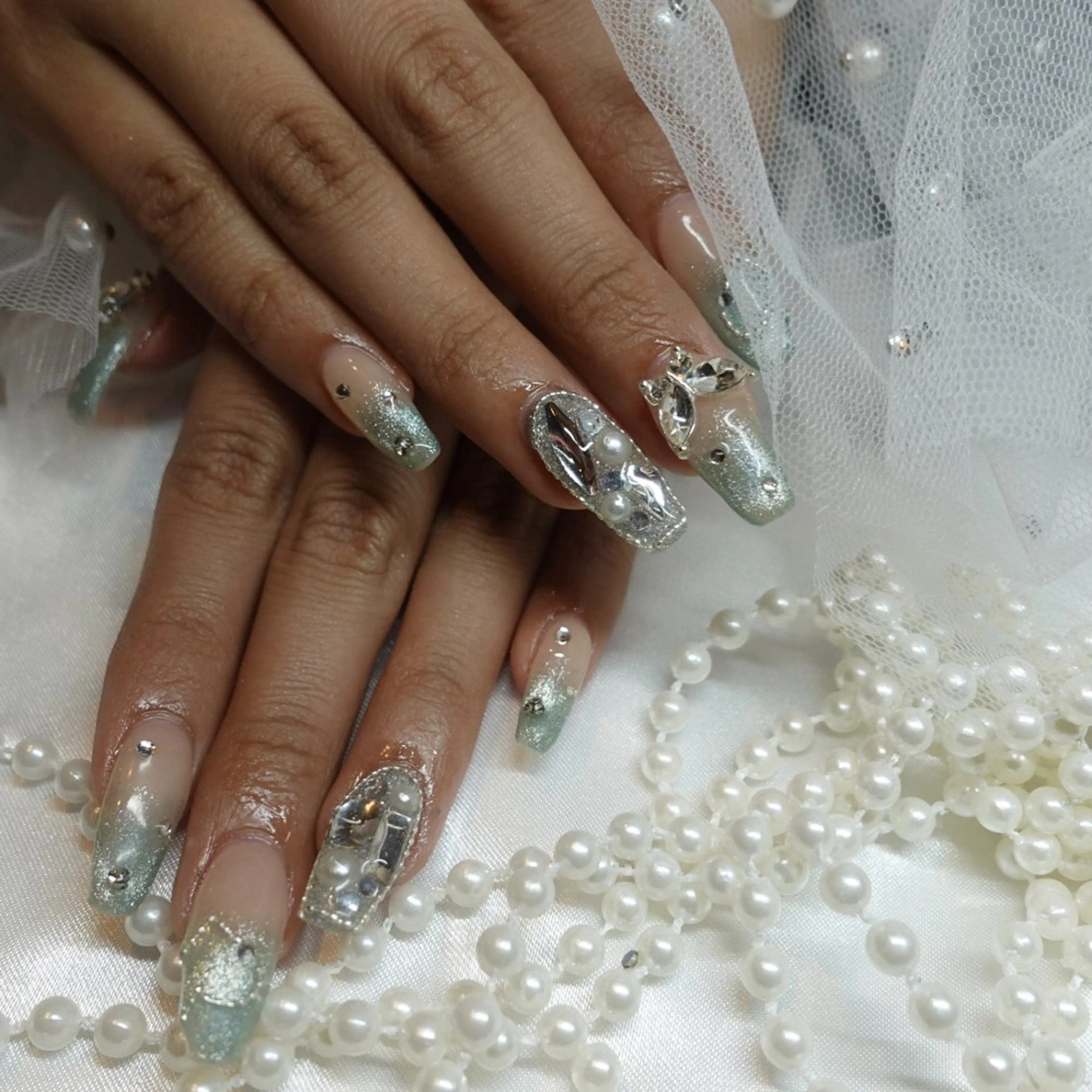 ネイル ハンドネイル 濱岡 咲のネイルデザイン