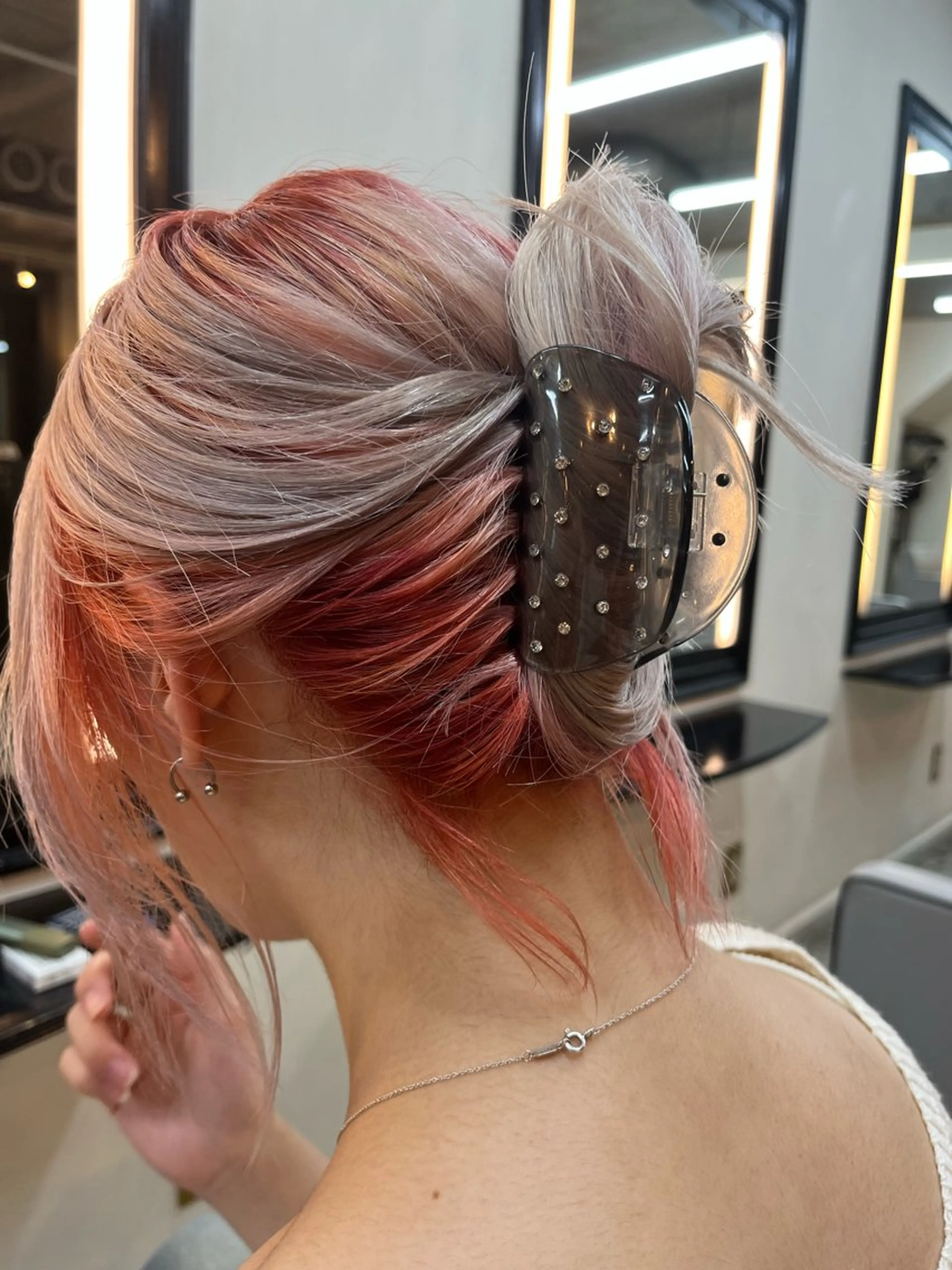 ミディアム イシイ モエカのヘアスタイル