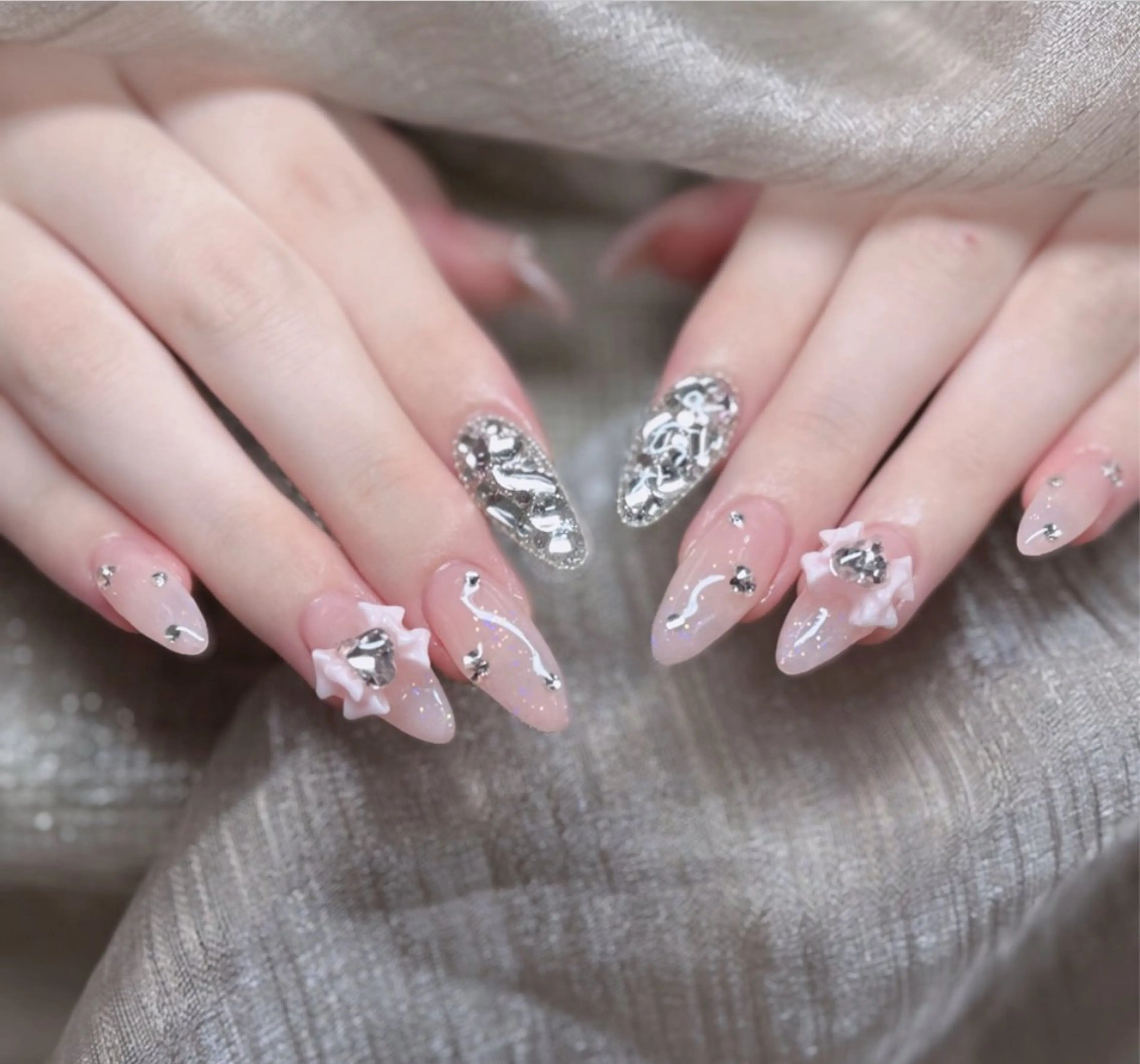 ネイル フレンチネイル ジェルネイル ガラスフレンチ ハロウィン ハート ハンドネイル H.baby Nail Salonのネイルデザイン