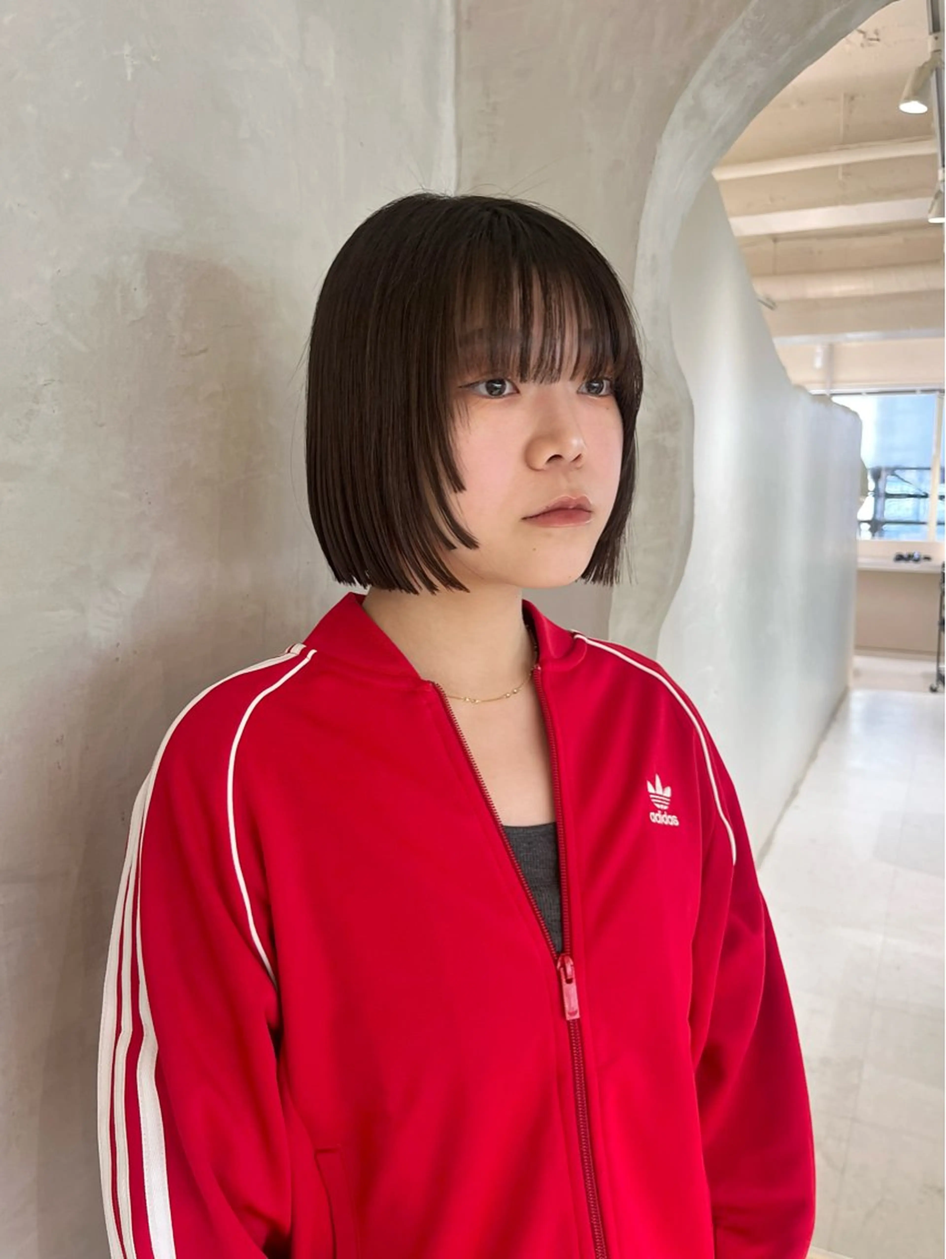 ミディアム カット トリートメント effect横浜所属・切りっぱなしボブ/ 艶カラー/綾莉のヘアスタイル