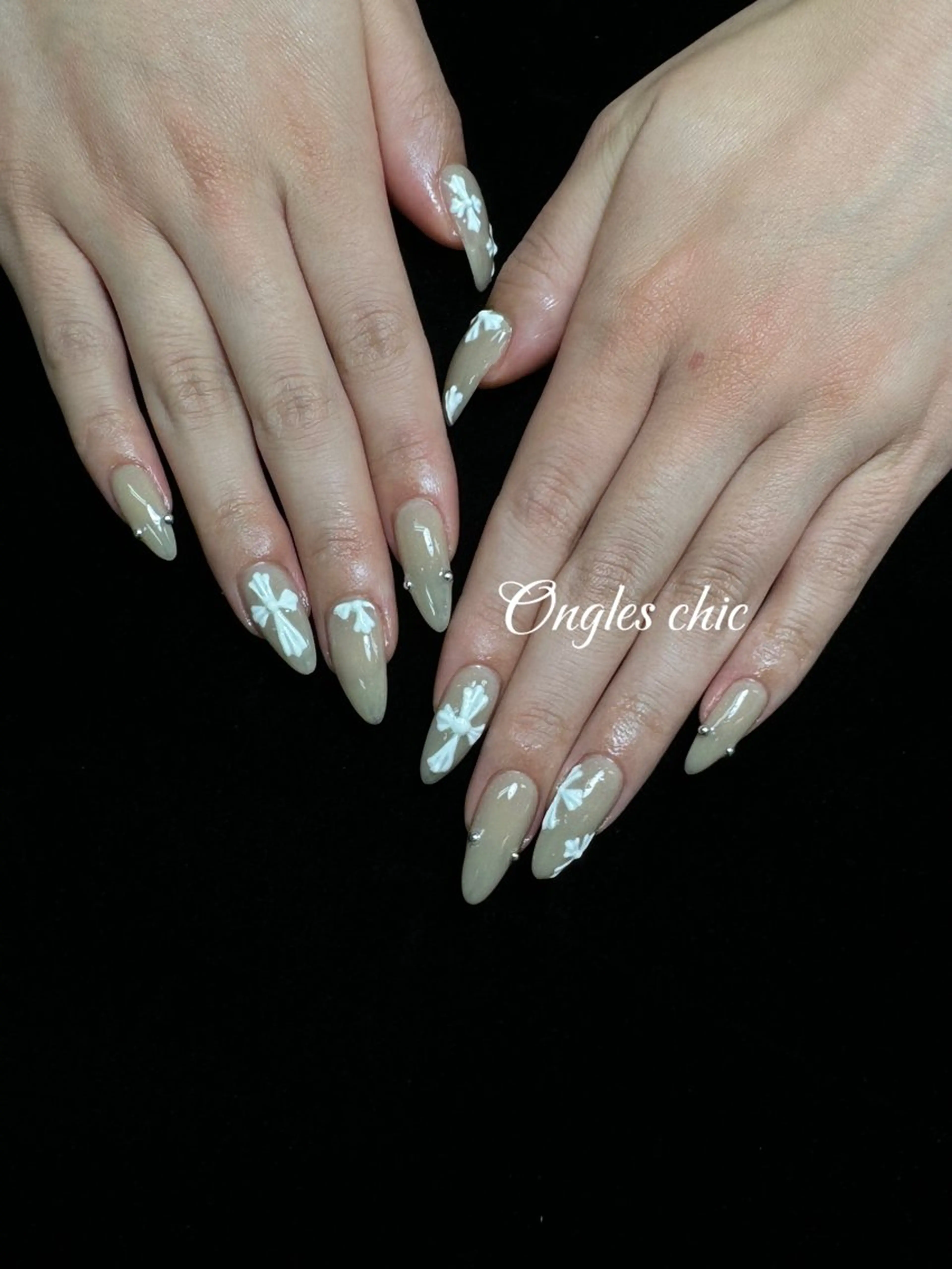 ネイル アートネイル オーロラネイル フレンチネイル ジェルネイル マグネットネイル ハンドネイル ongles chicのネイルデザイン