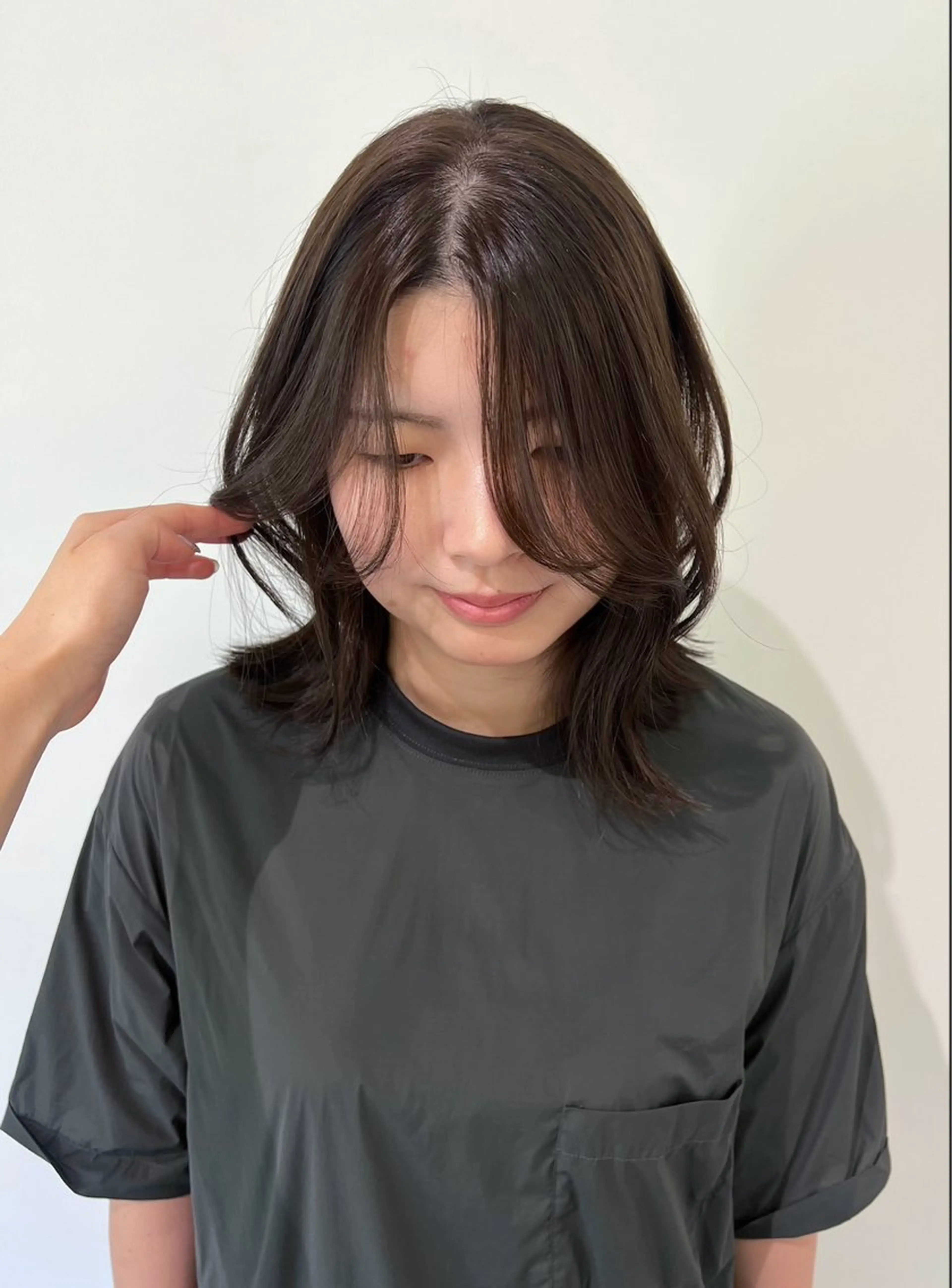 ミディアム カット ヘアカラー トリートメント 淺井 捺央のヘアスタイル