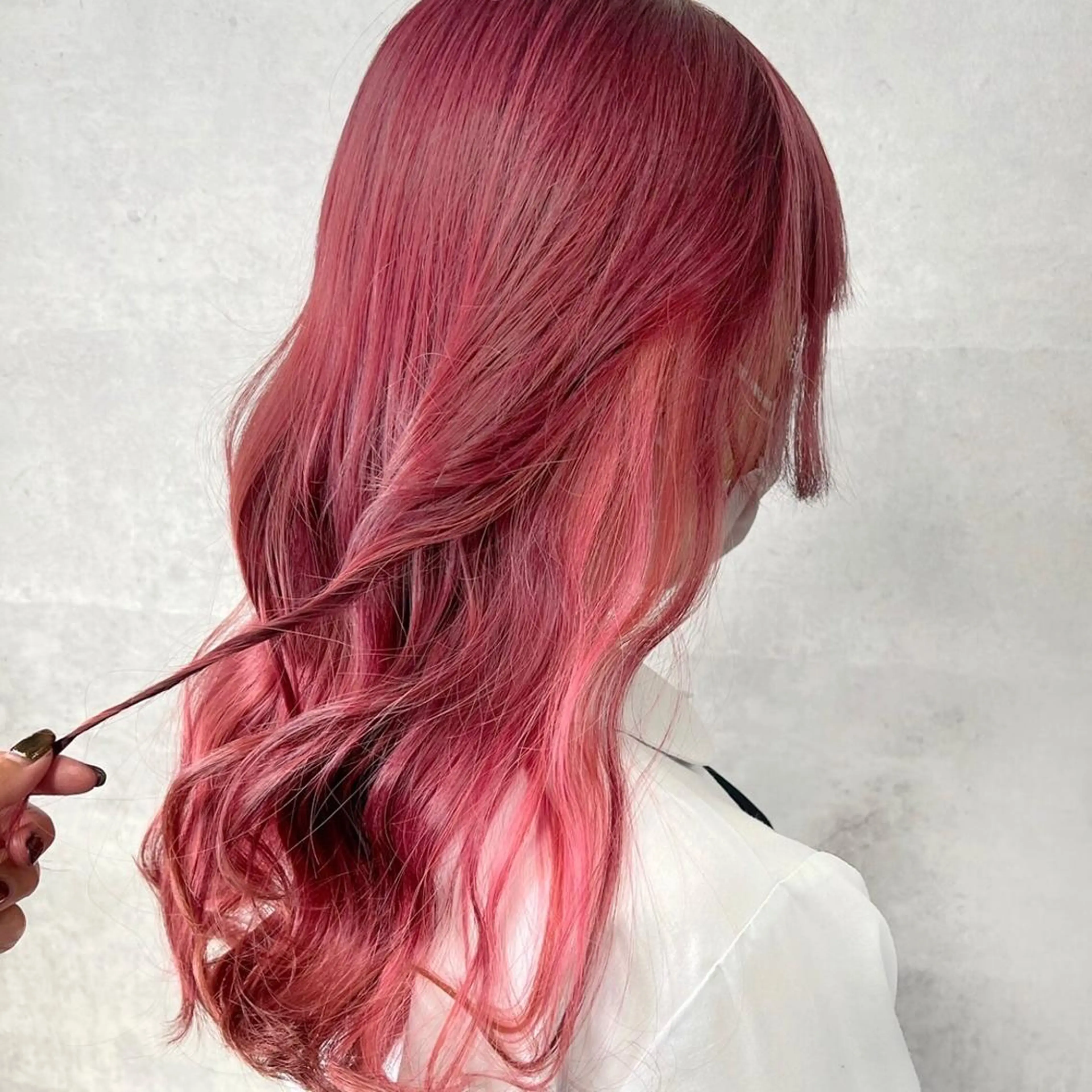 ロング カラー シールエクステ ハイトーンカラー エクステ ヘアカラー トリートメント シールエクステ特化 ハイトーン、NANAのヘアスタイル