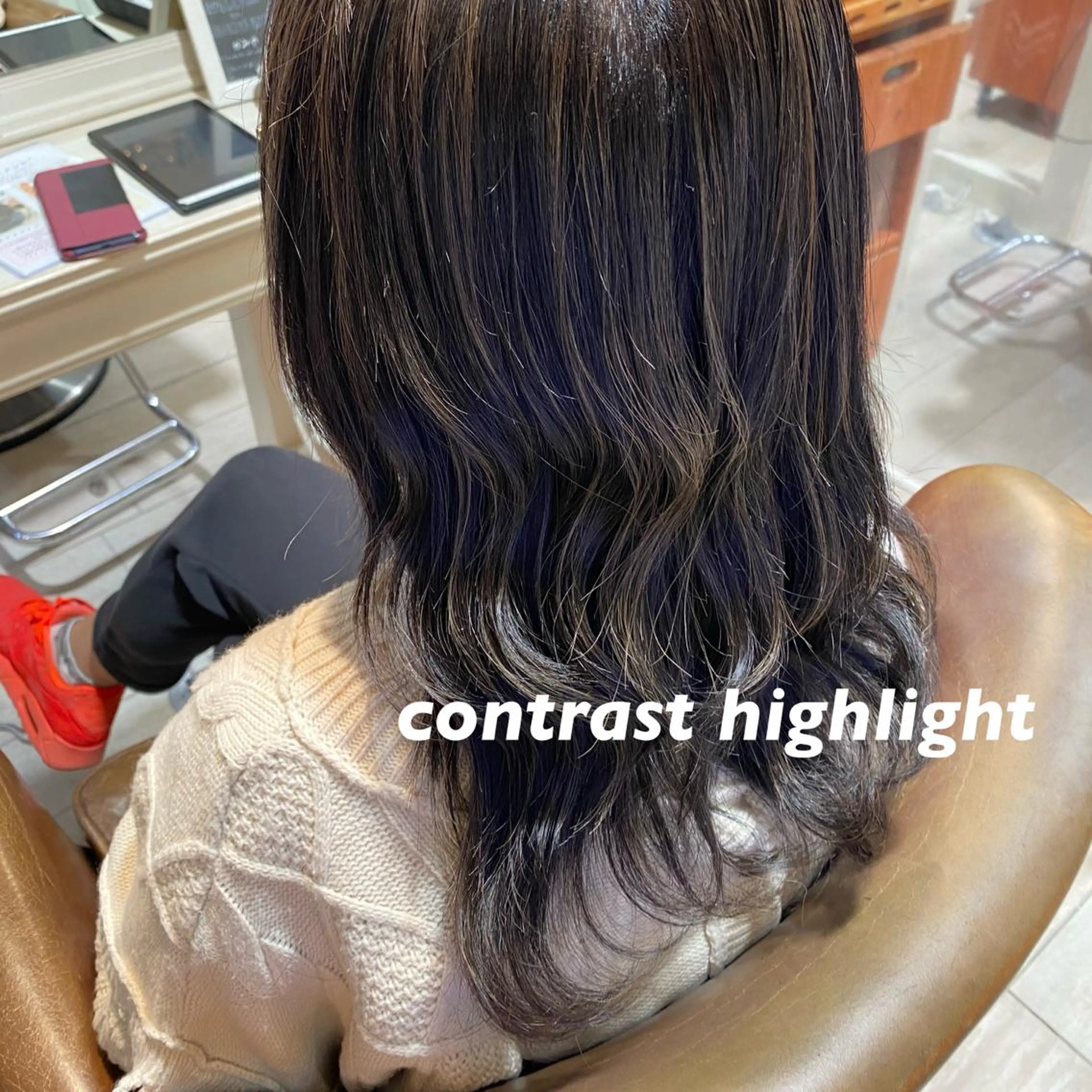 セミロング ハイライト カット ヘアカラー トリートメント 大久保 愛のヘアスタイル