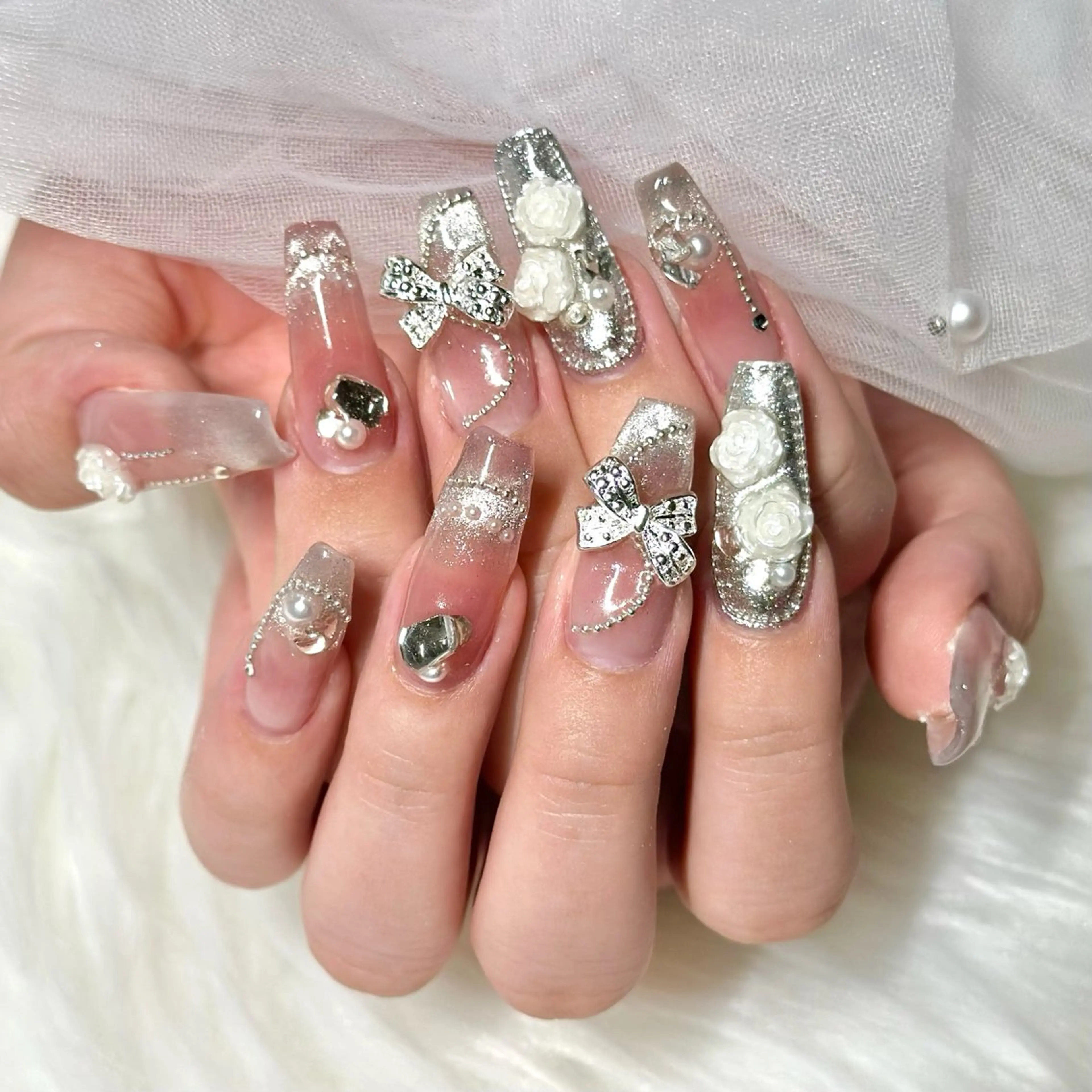 ネイル MIGHTY COLORのネイルデザイン