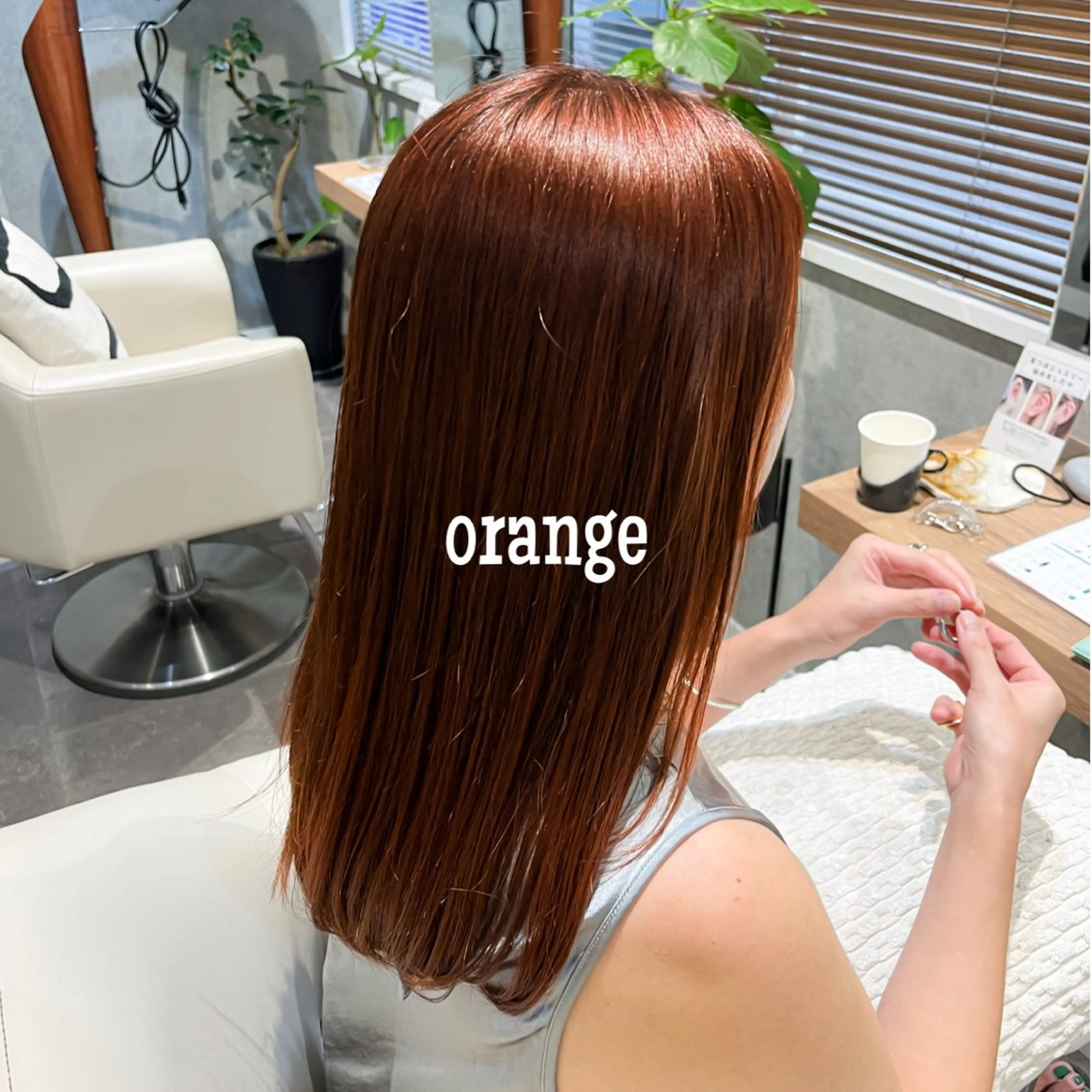 セミロング カラー ブリーチ ブラウンカラー ブリーチなしカラー オレンジ オレンジブラウン カット ヘアカラー トリートメント ボブ/プツッとボブ/ 暖色カラー/モエのヘアスタイル