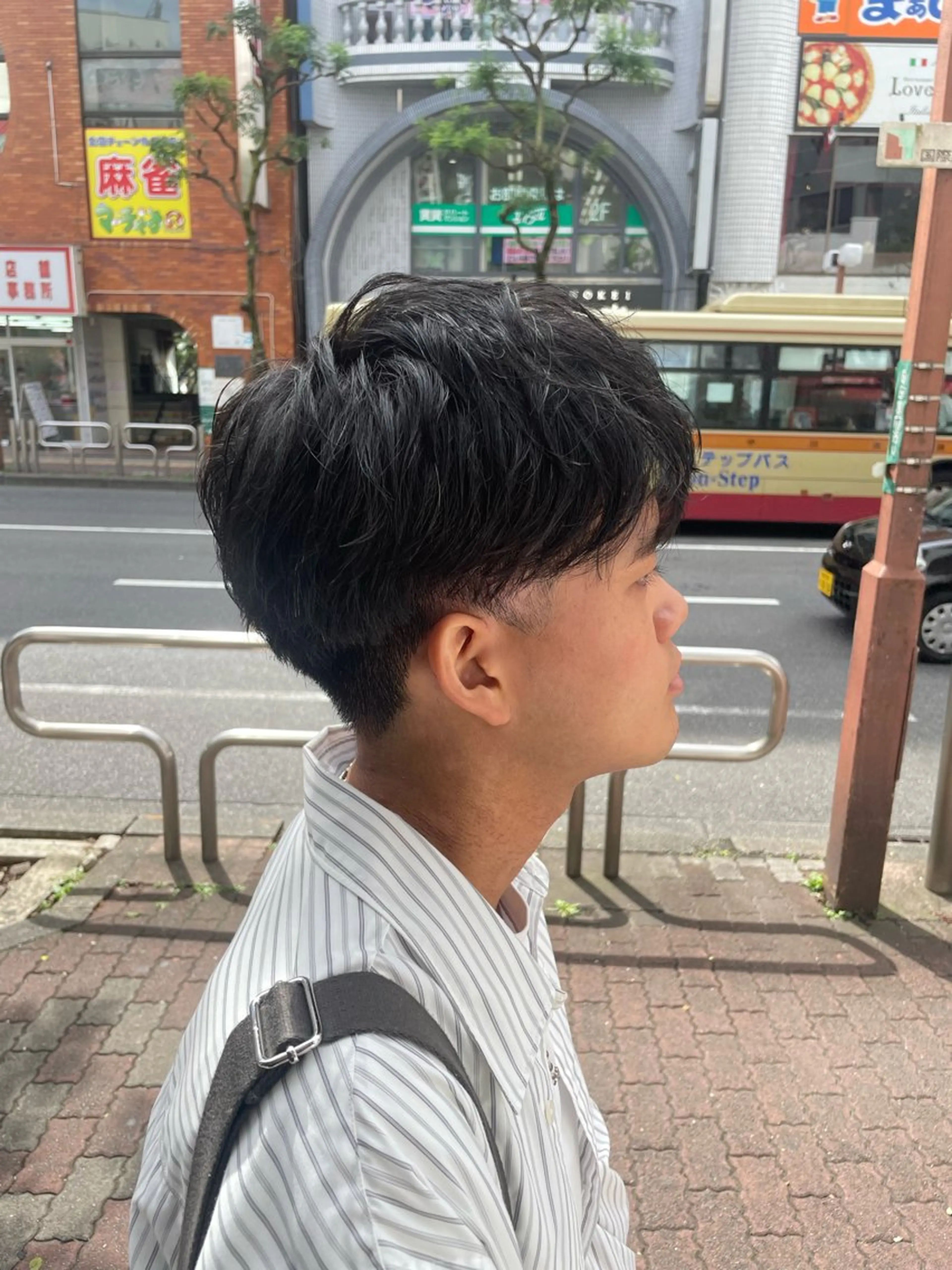 ミディアム メンズ 韓国風/メンズ アイブロウワックスの眉毛・アイブロウイメージ