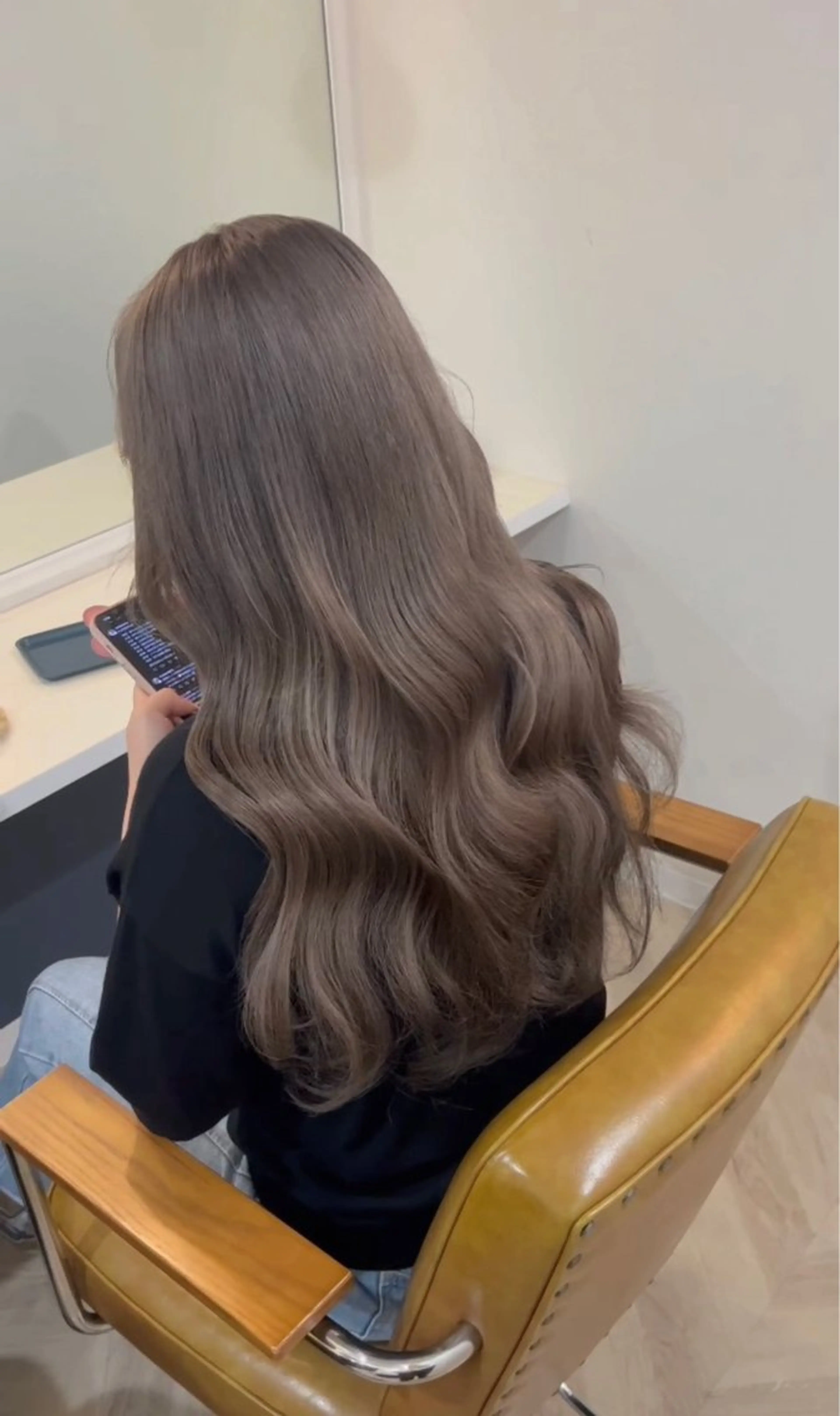 ロング PACE所属・ayumi ／透明感カラーのヘアスタイル