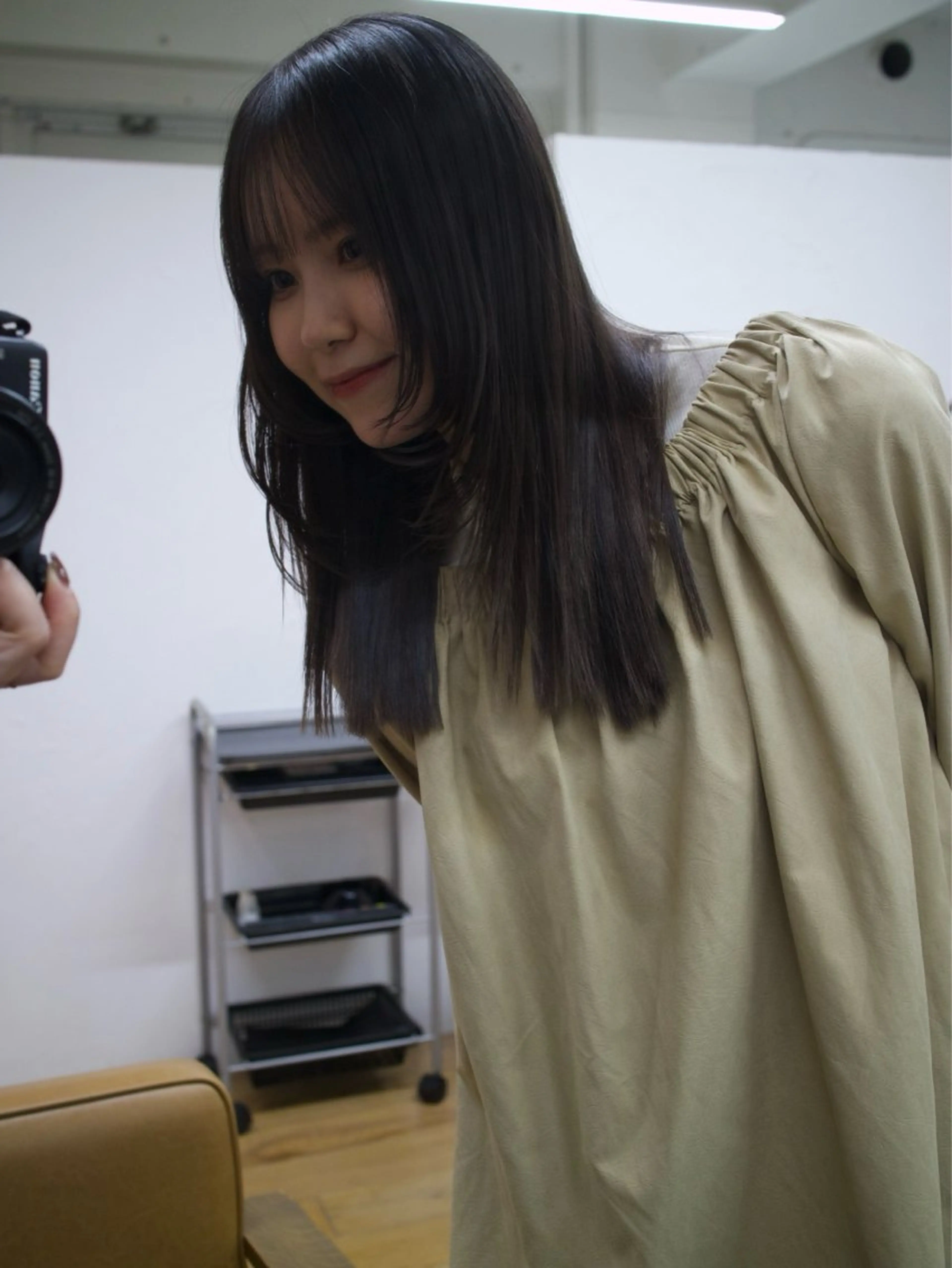 ロング mina / 透明感ベージュカラーのヘアスタイル