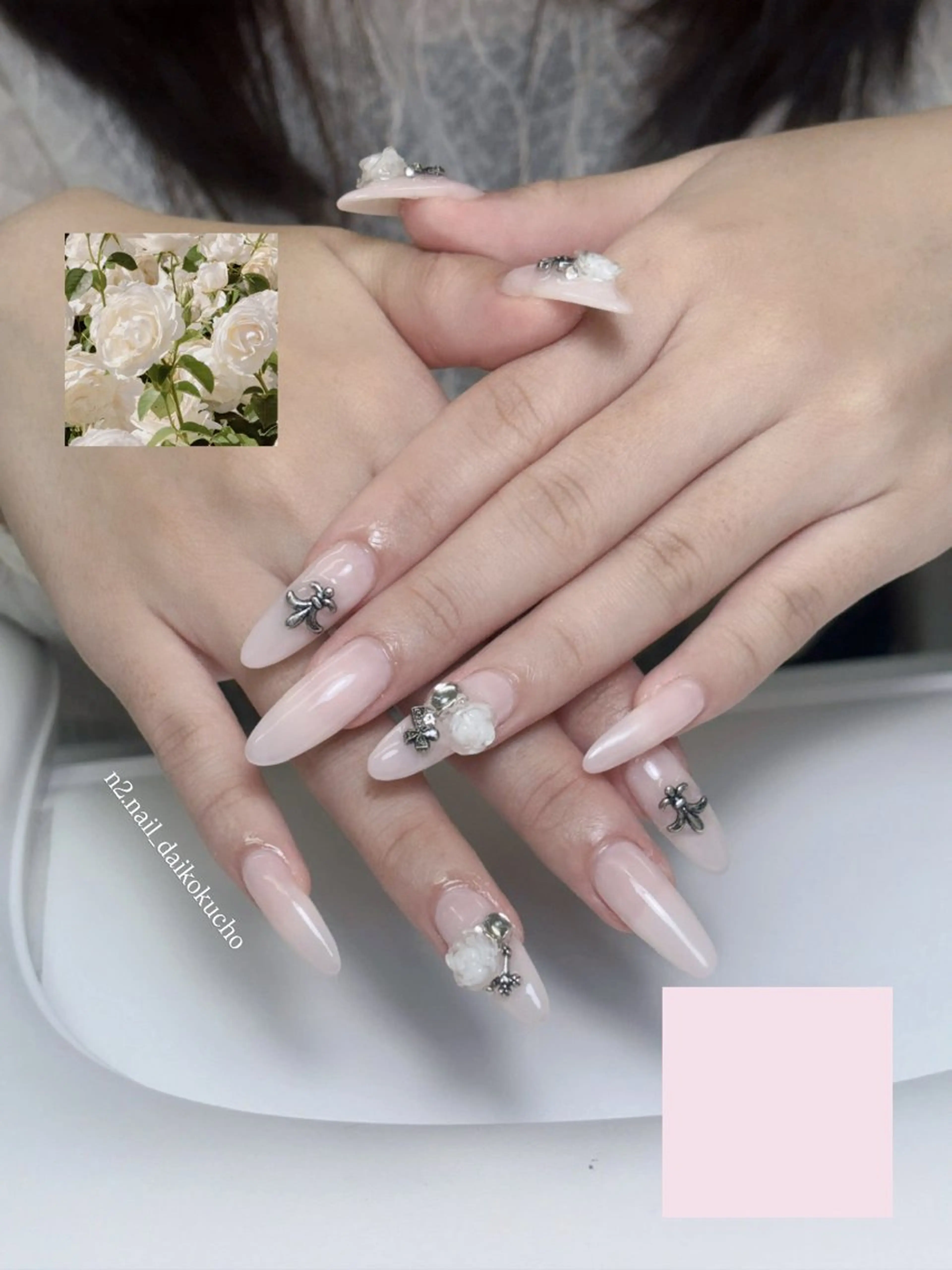 ネイル フラワーネイル ジェルネイル シンプルネイル 春ネイル ホワイト N2 nailのネイルデザイン