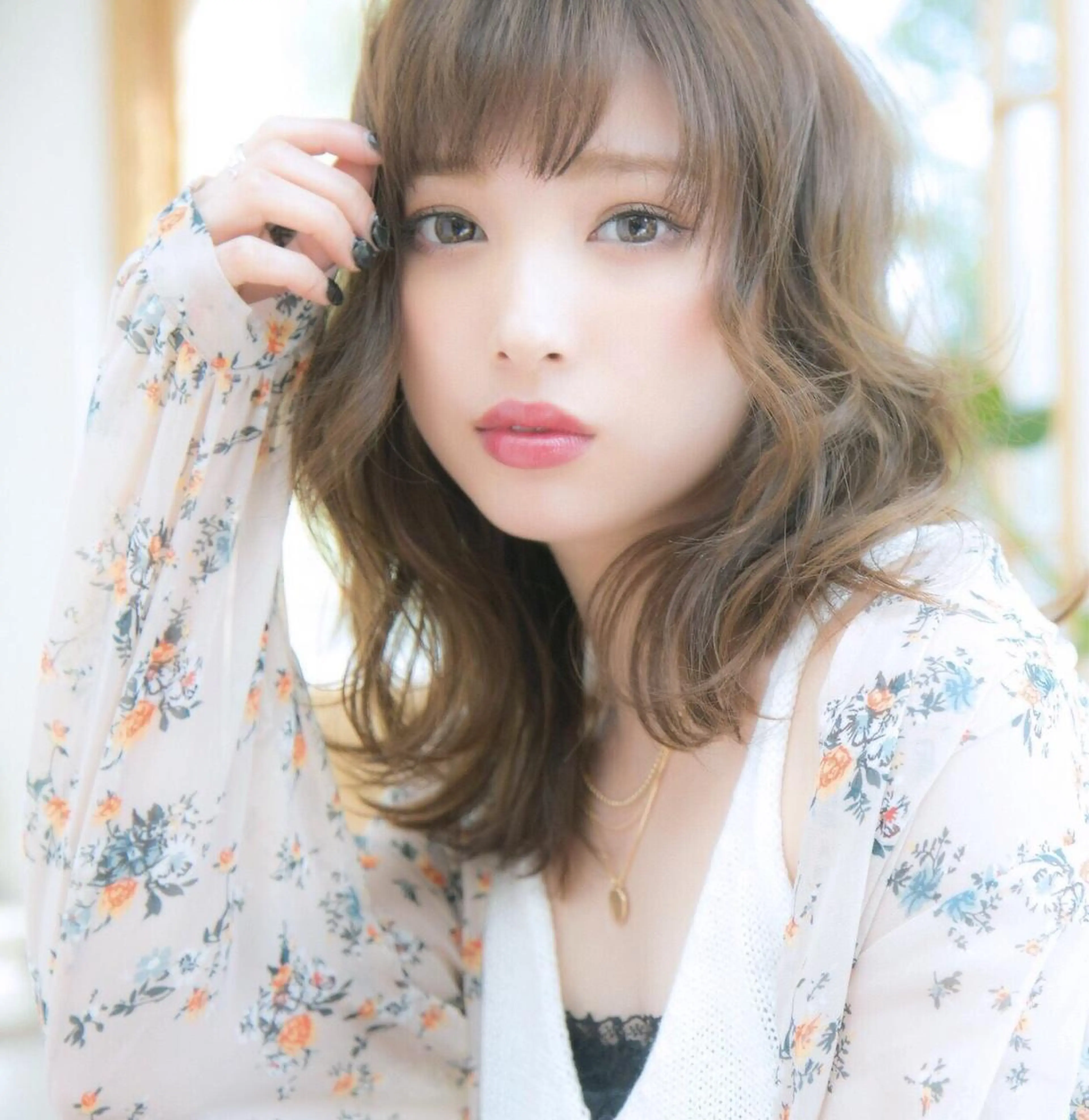 セミロング 髪質改善　縮毛の達人 矢井由真のヘアスタイル