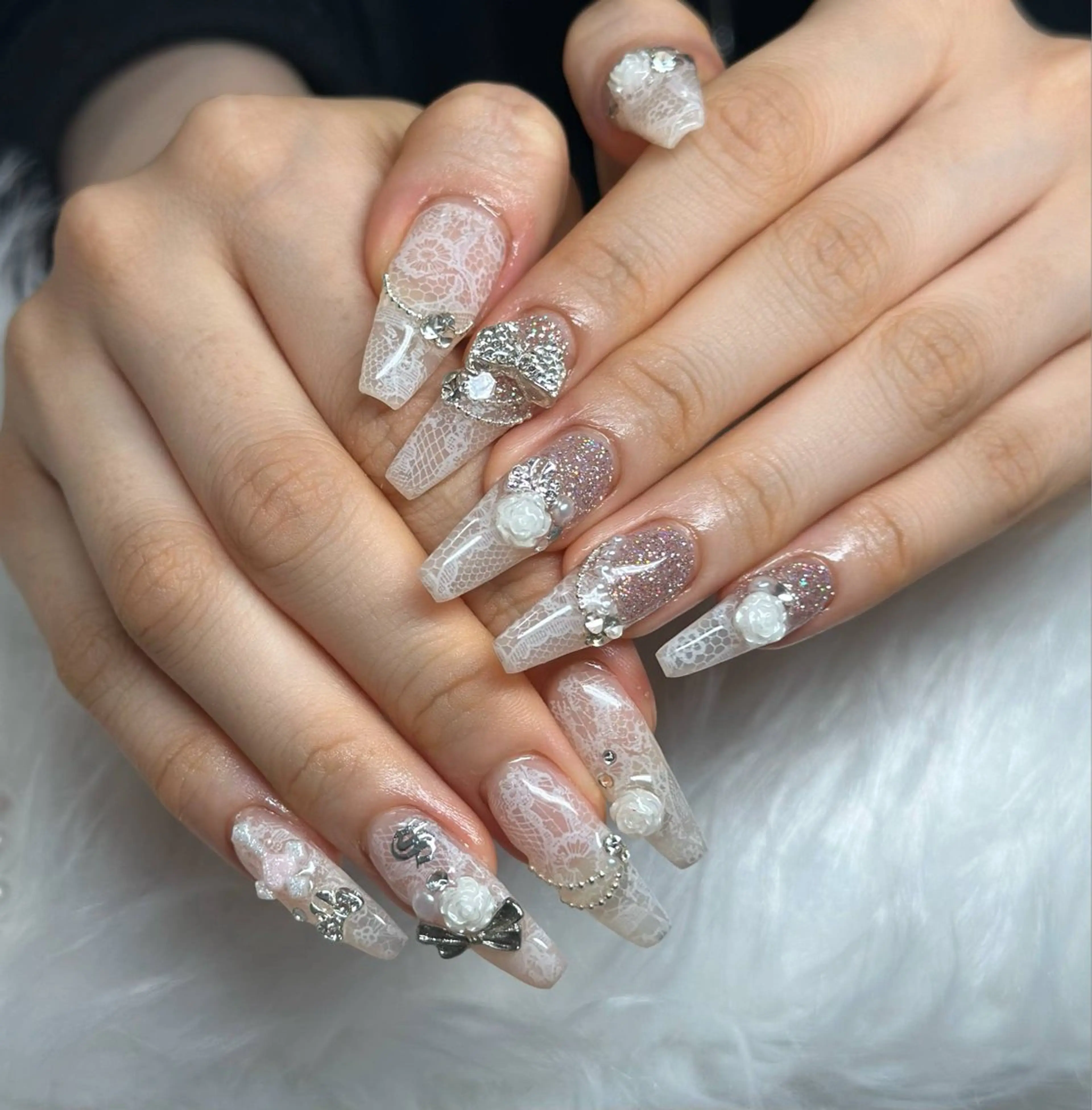 ネイル フレンチネイル ジェルネイル ガラスフレンチ ハロウィン ハート ハンドネイル H.baby Nail Salonのネイルデザイン