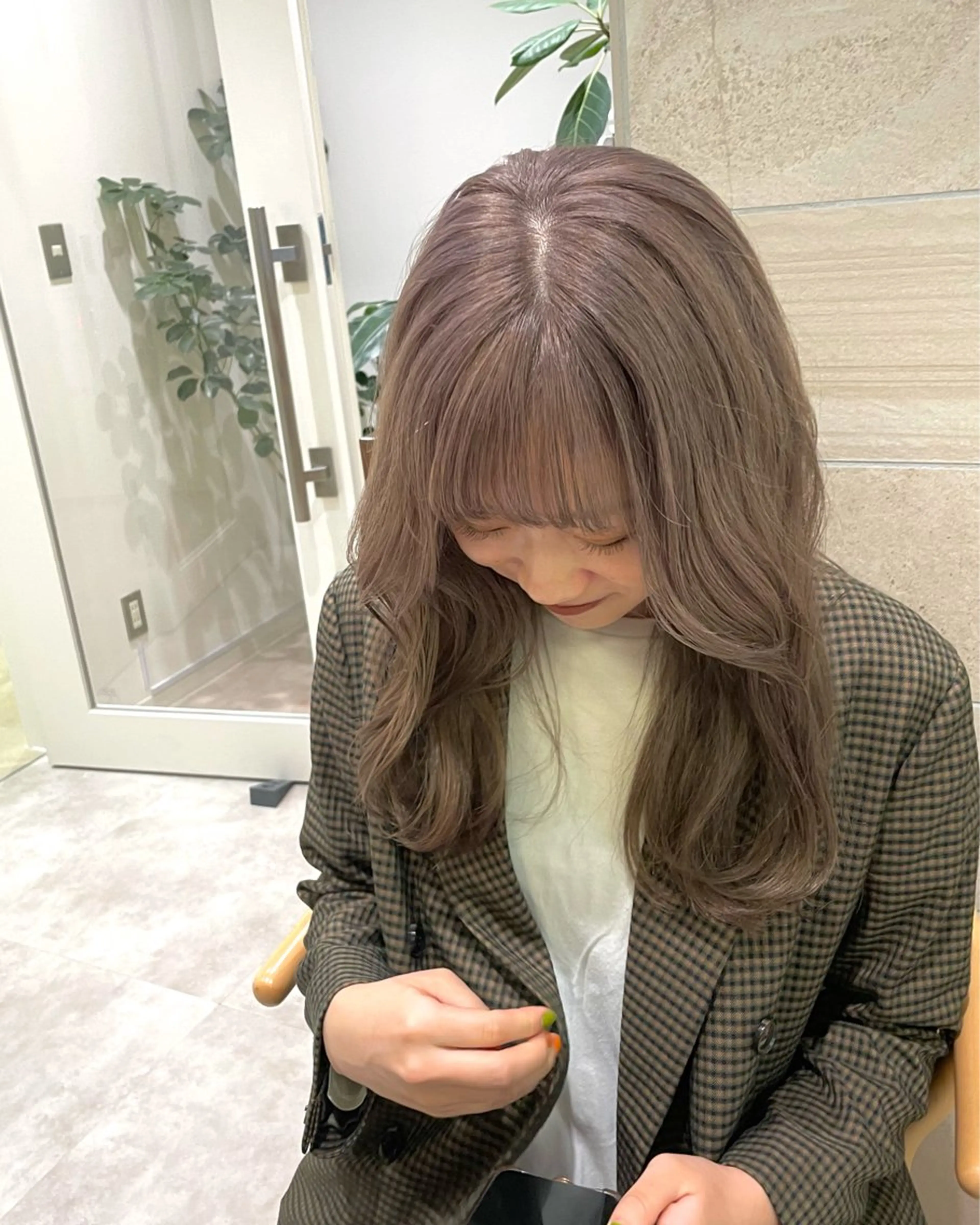 ロング カラー ヘアアレンジ ヘアカラー ミルクティー× グレージュMOMOのヘアスタイル