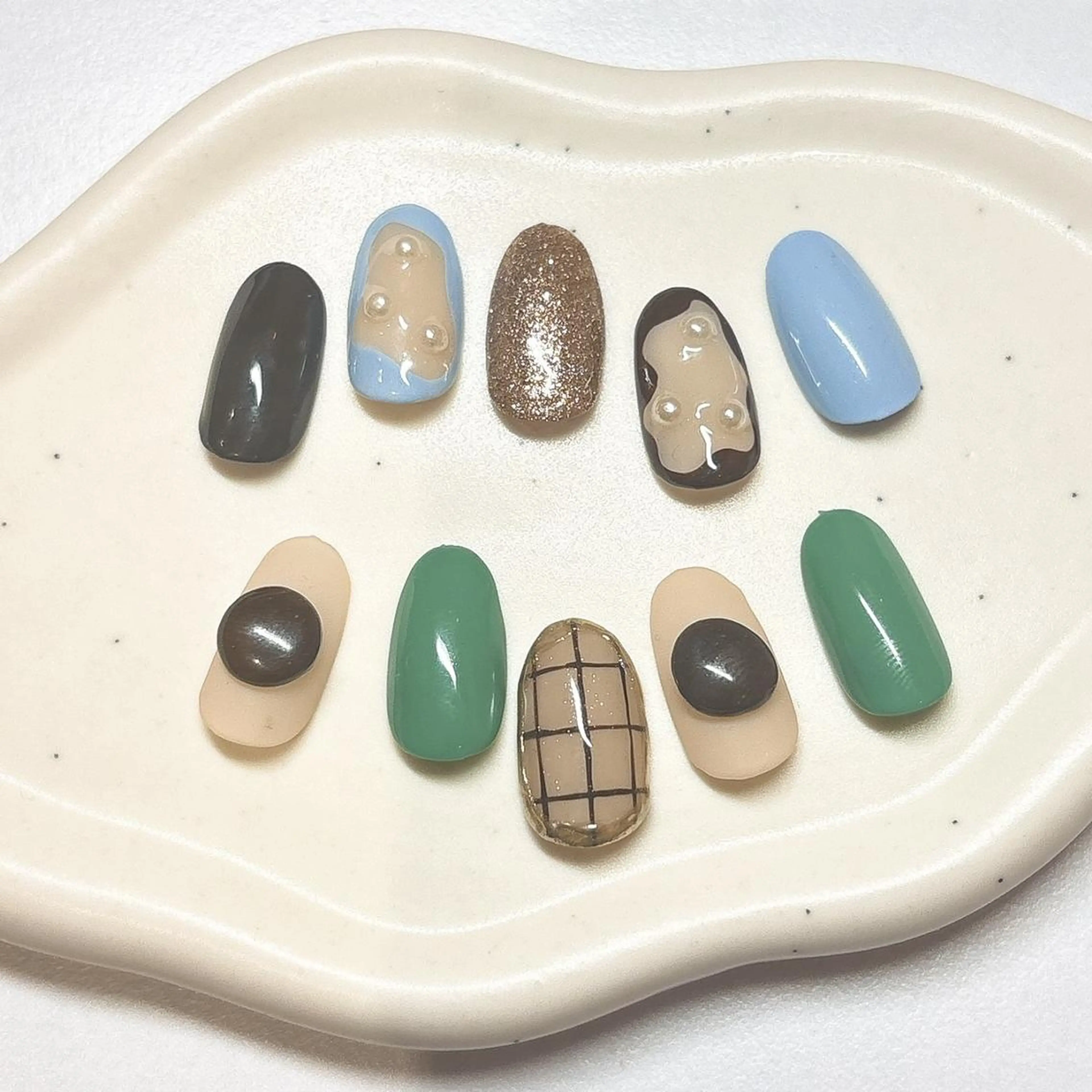 ネイル she saw me / shokoのネイルデザイン