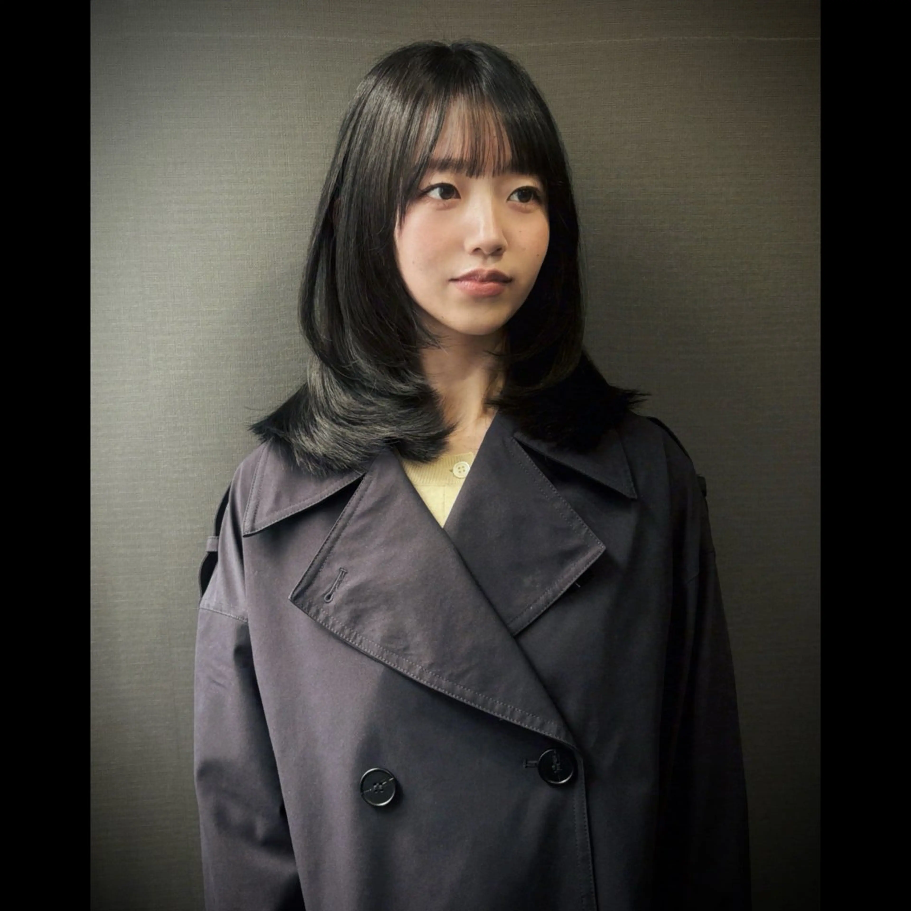 ミディアム ミディアムレイヤー レイヤーカット カット ヘアカラー 彩名/透明感カラー/ レイヤーカットのヘアスタイル