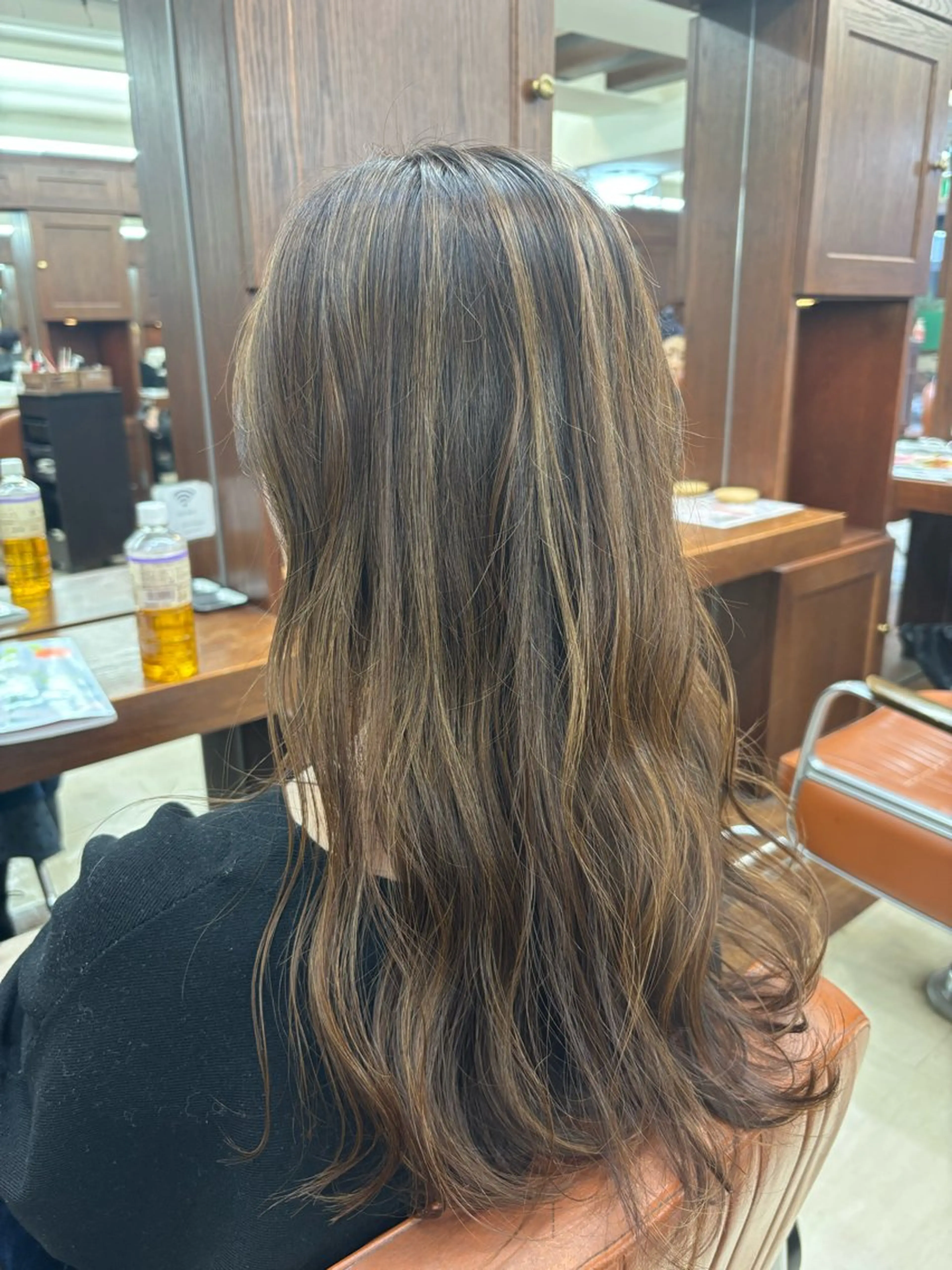 ロング カラー 長谷川 礼子のヘアスタイル